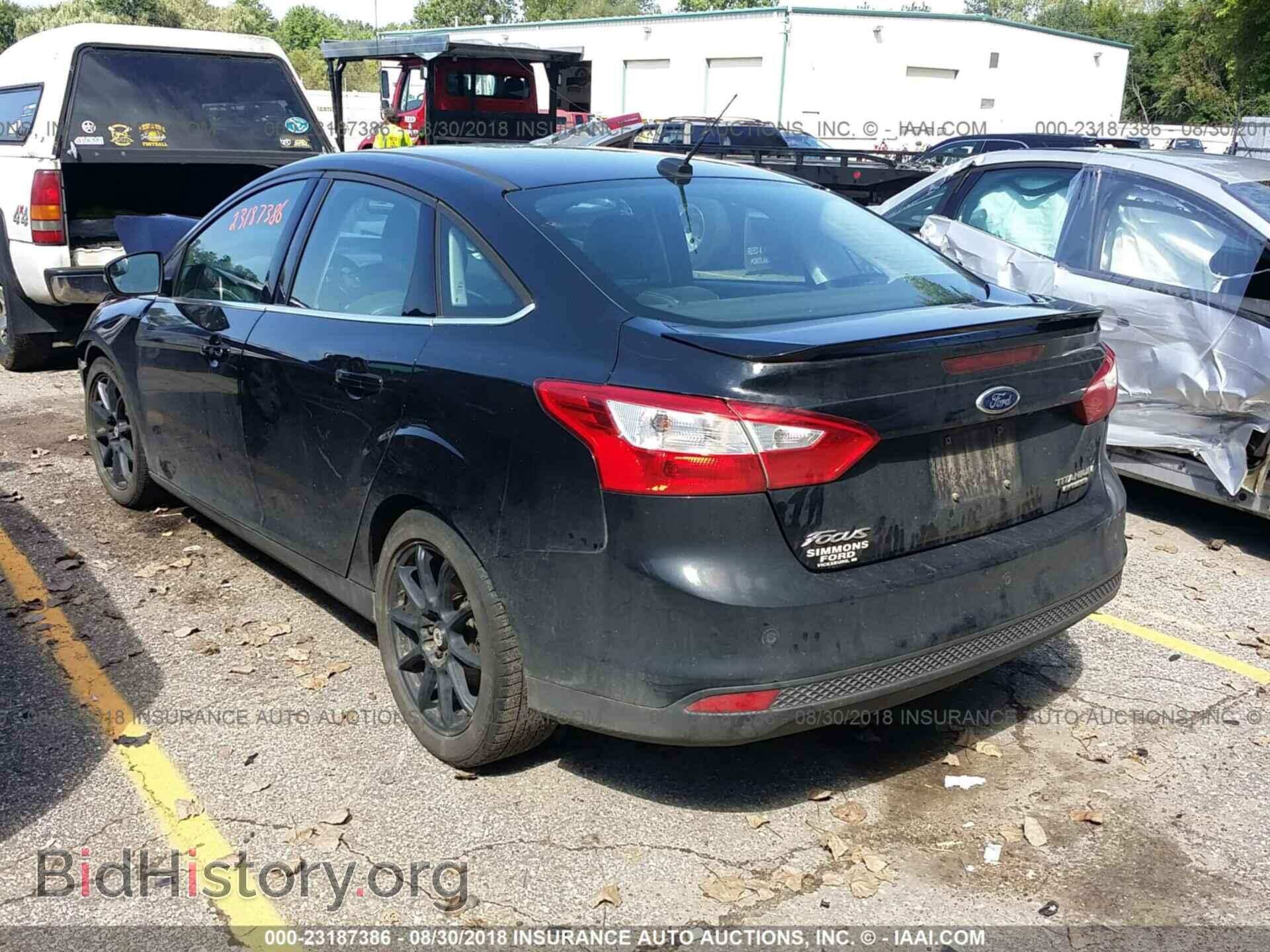 2014 Ford Focus - VIN: 1FADP3J24EL236063 - Фото 3