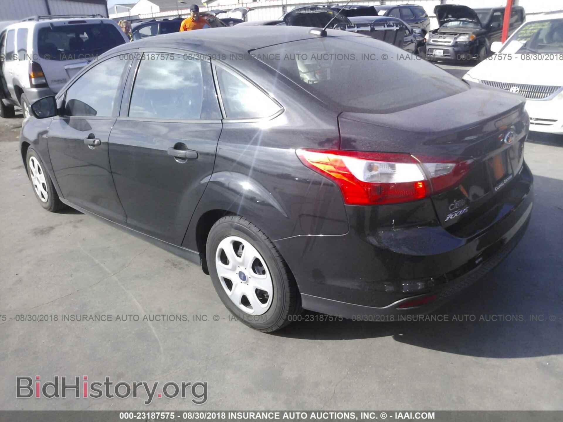 2014 Ford Focus - VIN: 1FADP3E20EL310931 - Фото 3