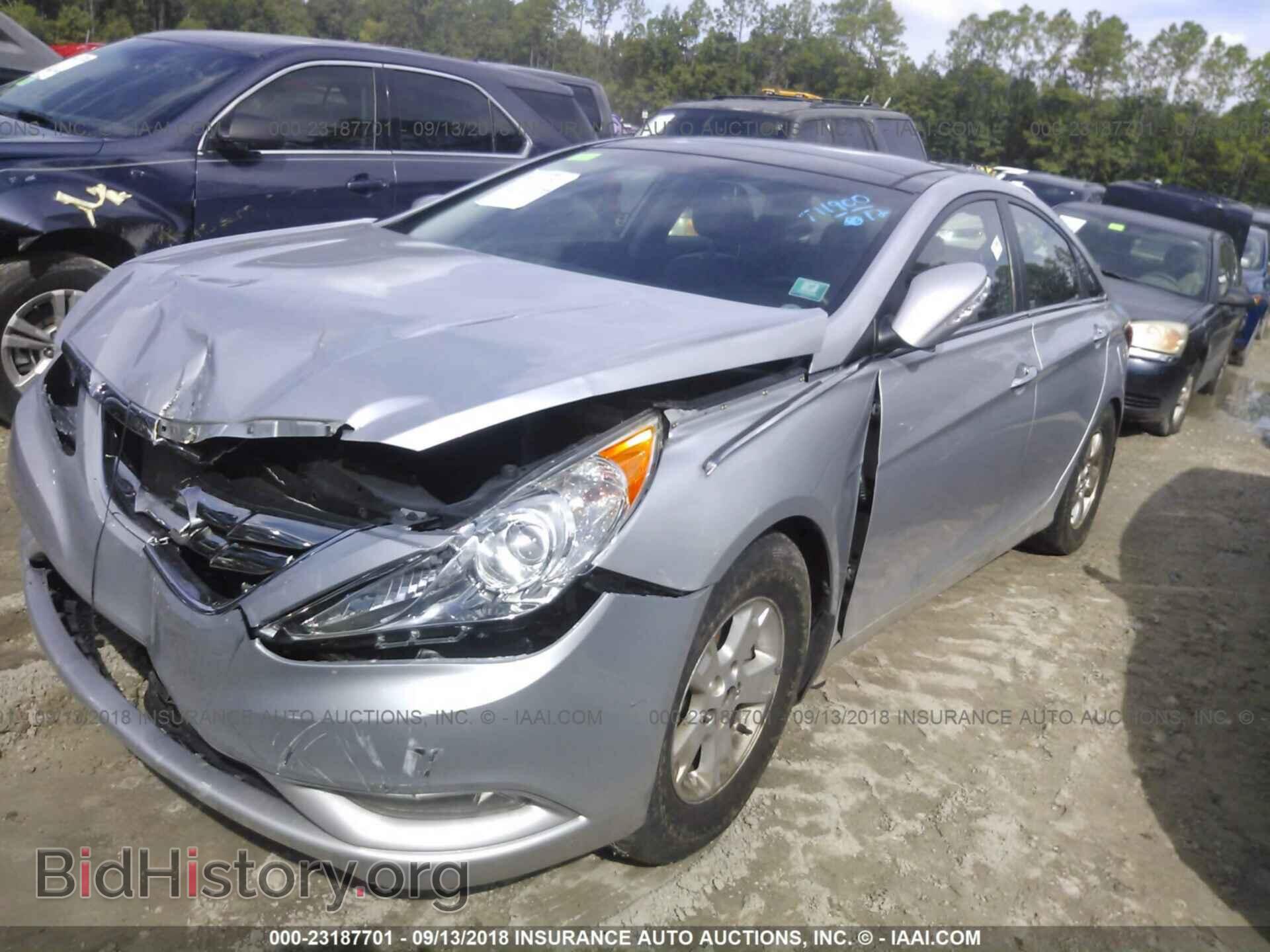 2012 Hyundai Sonata - VIN: 5NPEC4AB3CH500388 - Photo 2
