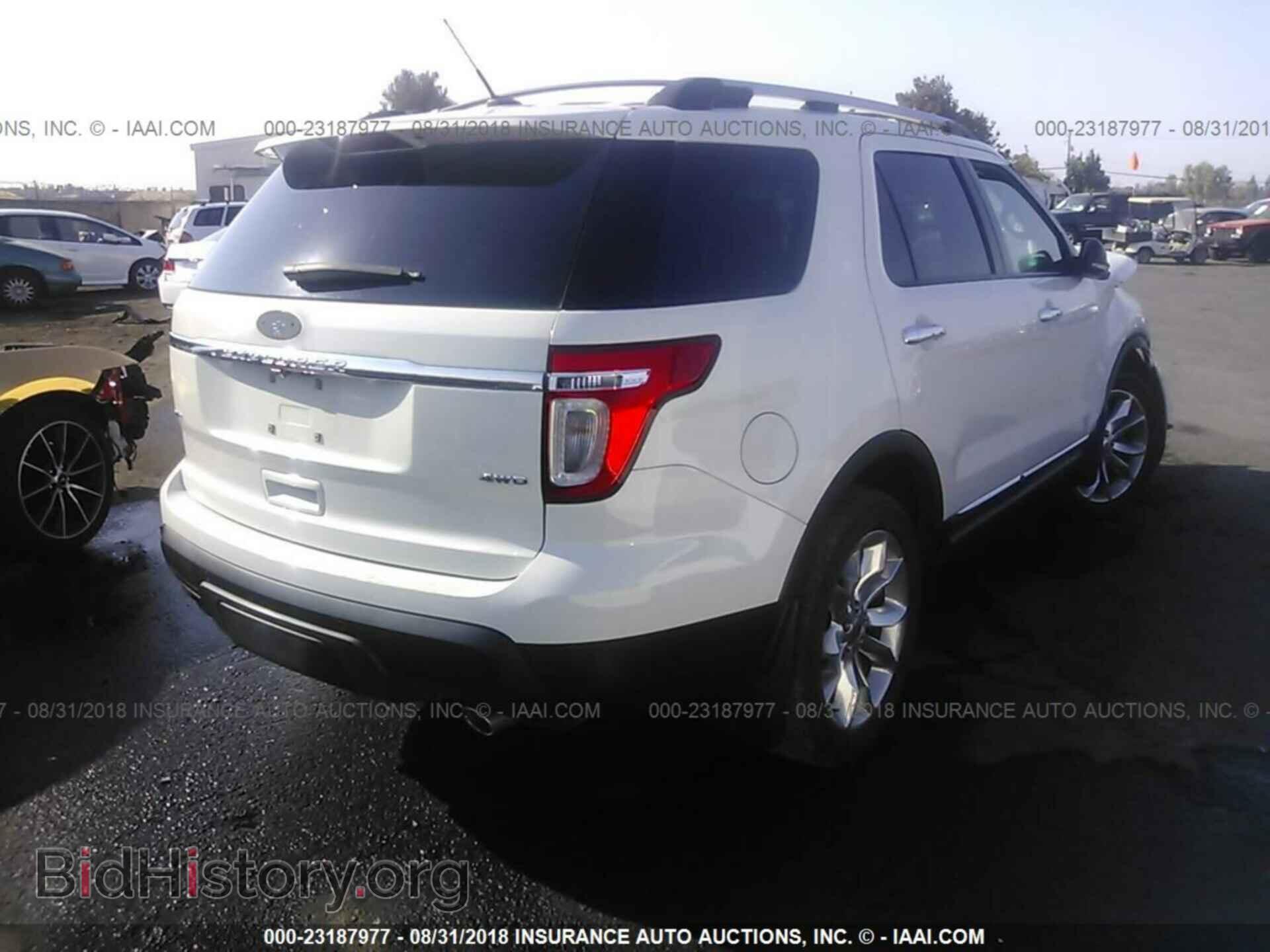2011 Ford Explorer - VIN: 1FMHK8D85BGA05941 - Photo 4