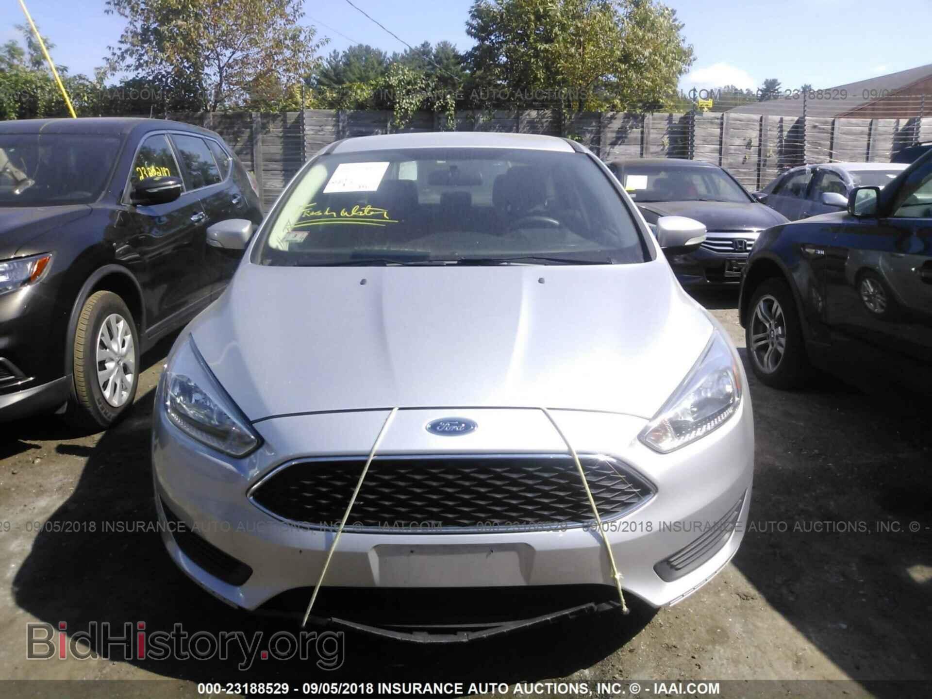 2016 Ford Focus - VIN: 1FADP3F27GL206678 - Photo 6