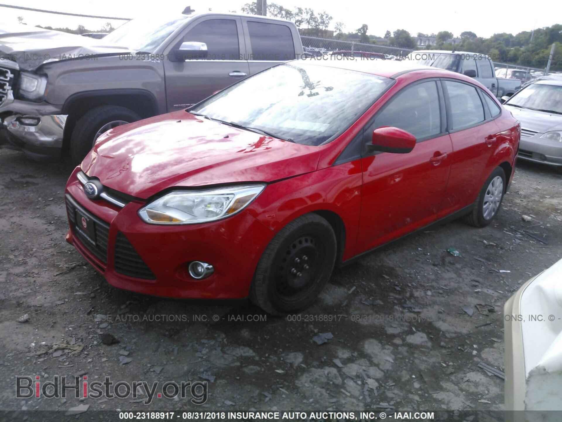 2012 Ford Focus - VIN: 1FAHP3F24CL327714 - Photo 2