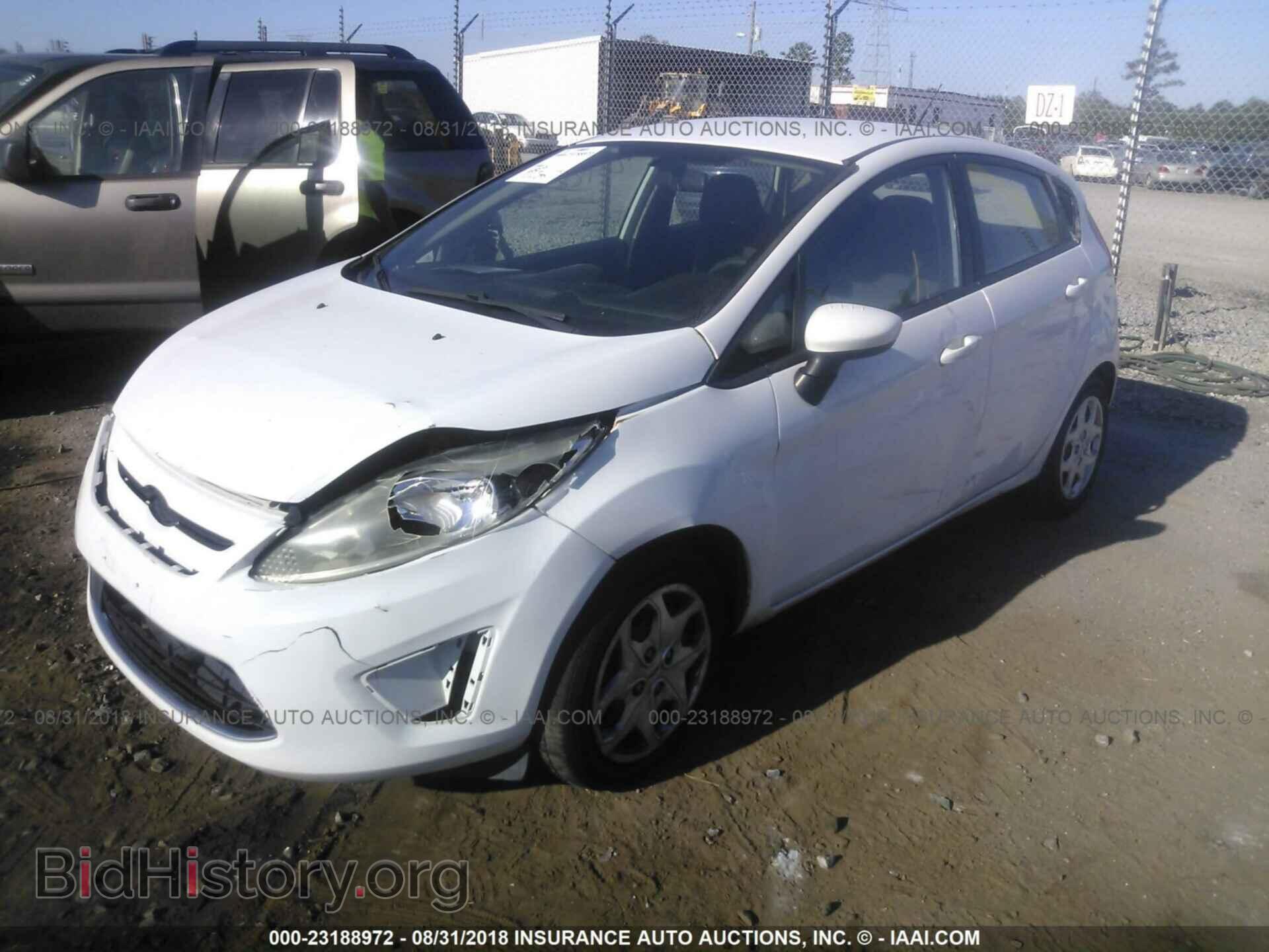 2012 Ford Fiesta - VIN: 3FADP4EJ2CM221502 - Photo 2