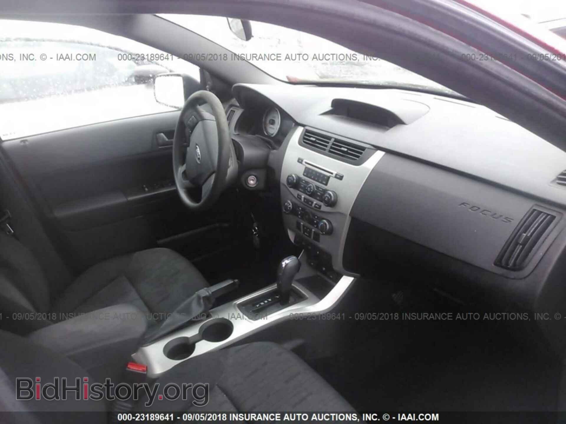 2011 Ford Focus - VIN: 1FAHP3FN1BW136971 - Фото 5