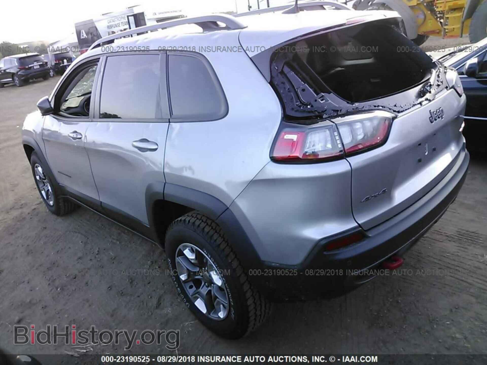 2019 Jeep Cherokee - VIN: 1C4PJMBX6KD224978 - Photo 3