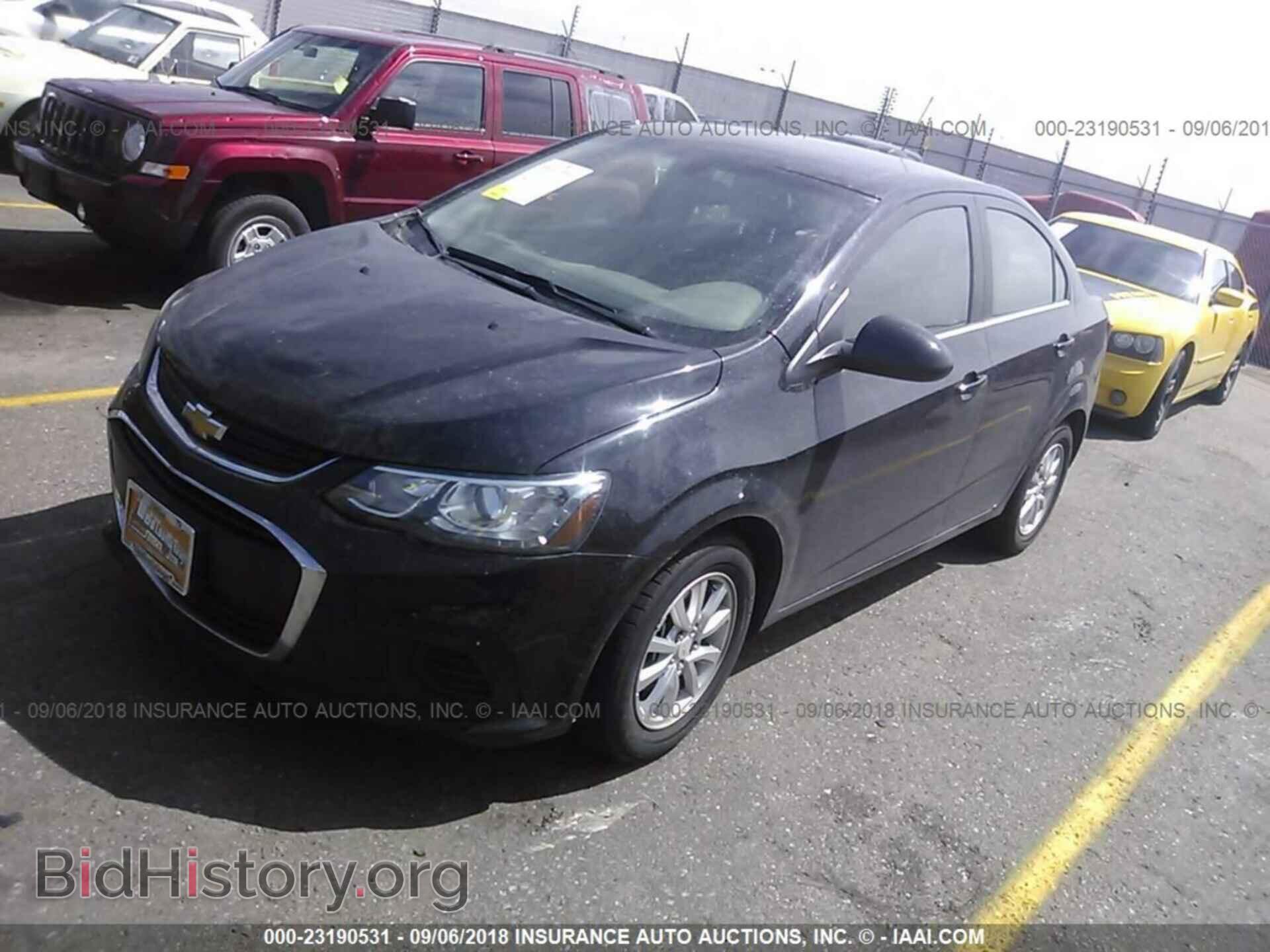 2017 Chevrolet Sonic - VIN: 1G1JD5SG2H4104969 - Photo 2
