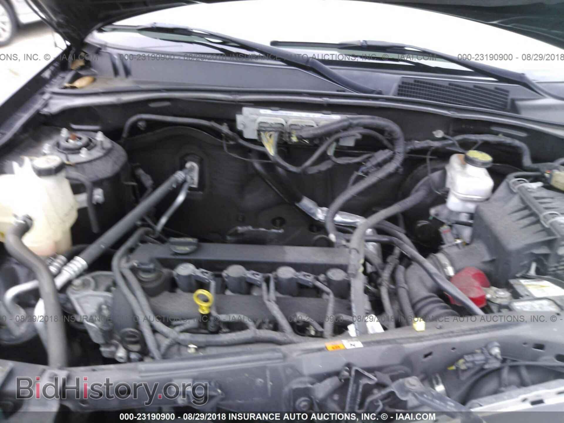 2011 Ford Escape - VIN: 1FMCU0D79BKC60165 - Photo 10