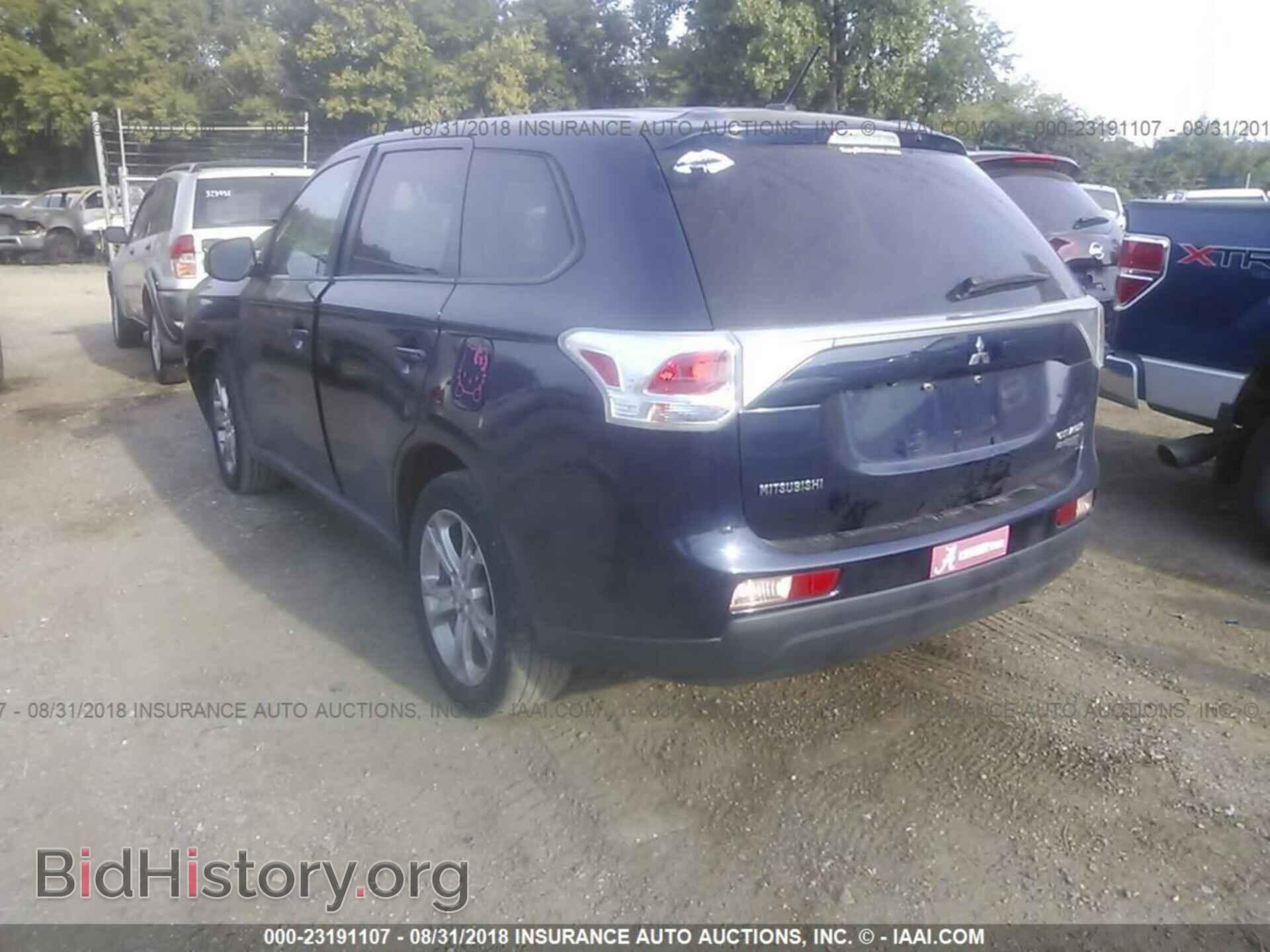 2014 Mitsubishi Outlander - VIN: JA4AZ3A33EZ014525 - Фото 3