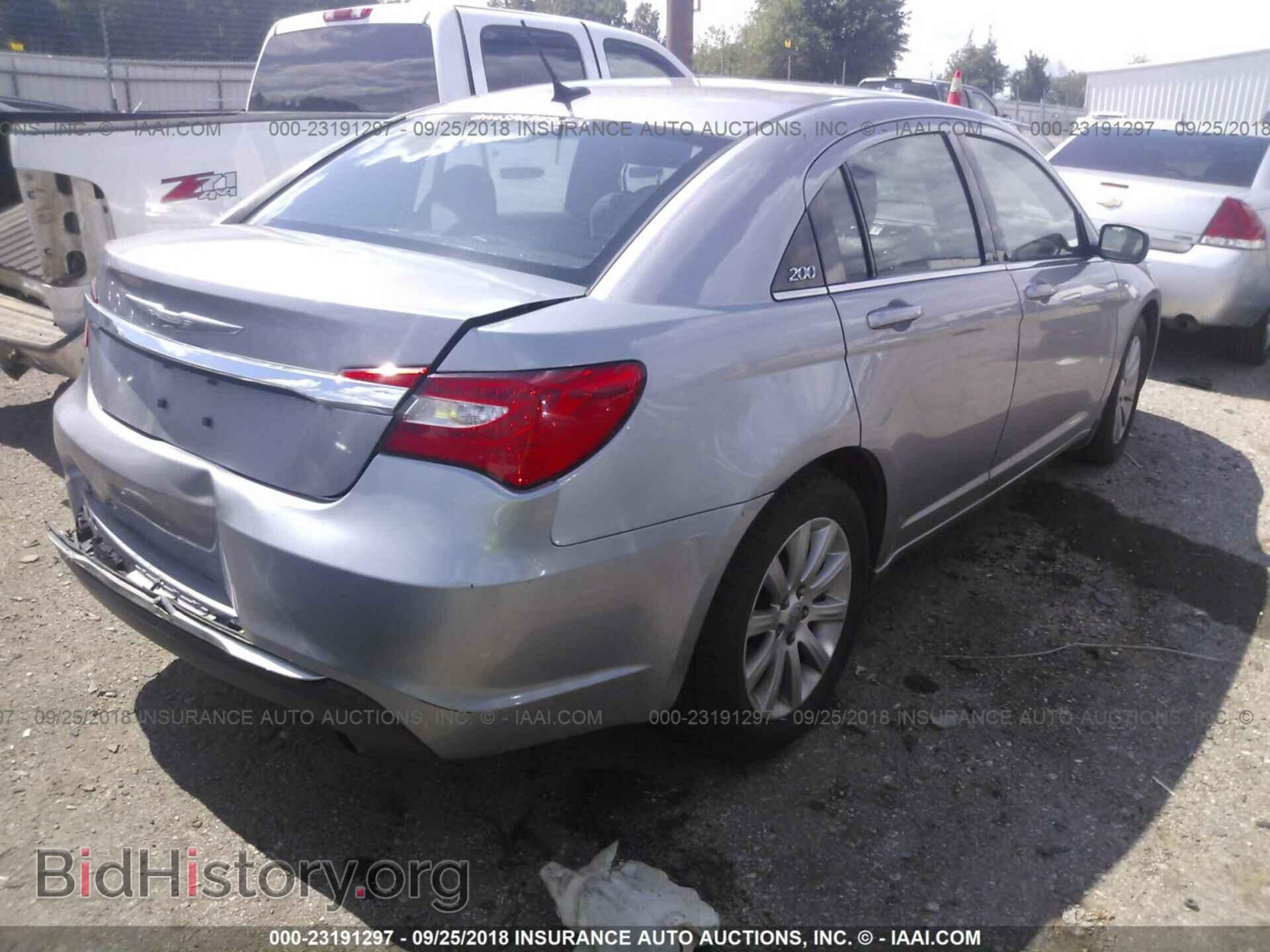 2014 Chrysler 200 - VIN: 1C3CCBBB4EN165028 - Photo 4