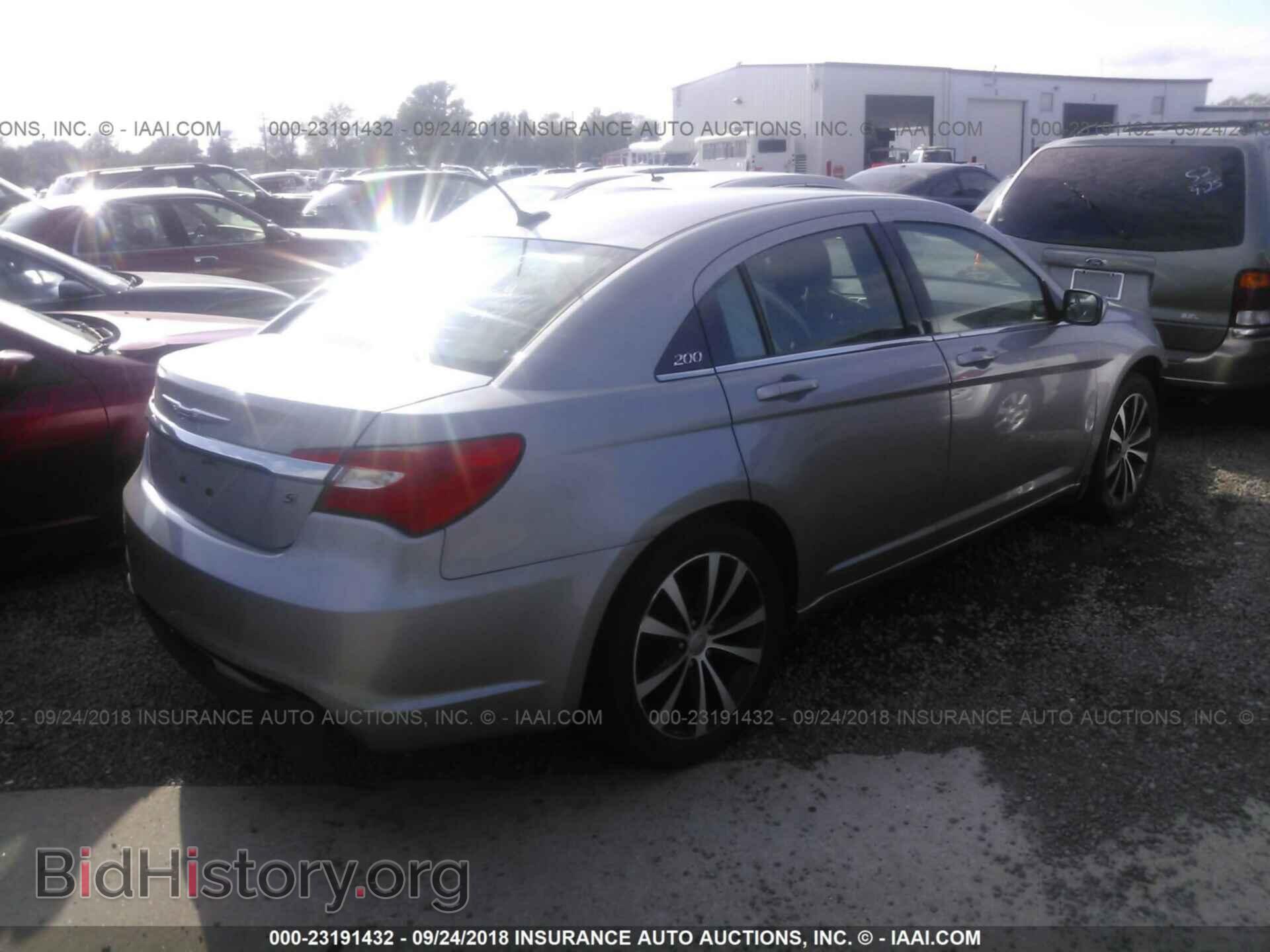 2013 Chrysler 200 - VIN: 1C3CCBBB1DN660589 - Photo 4