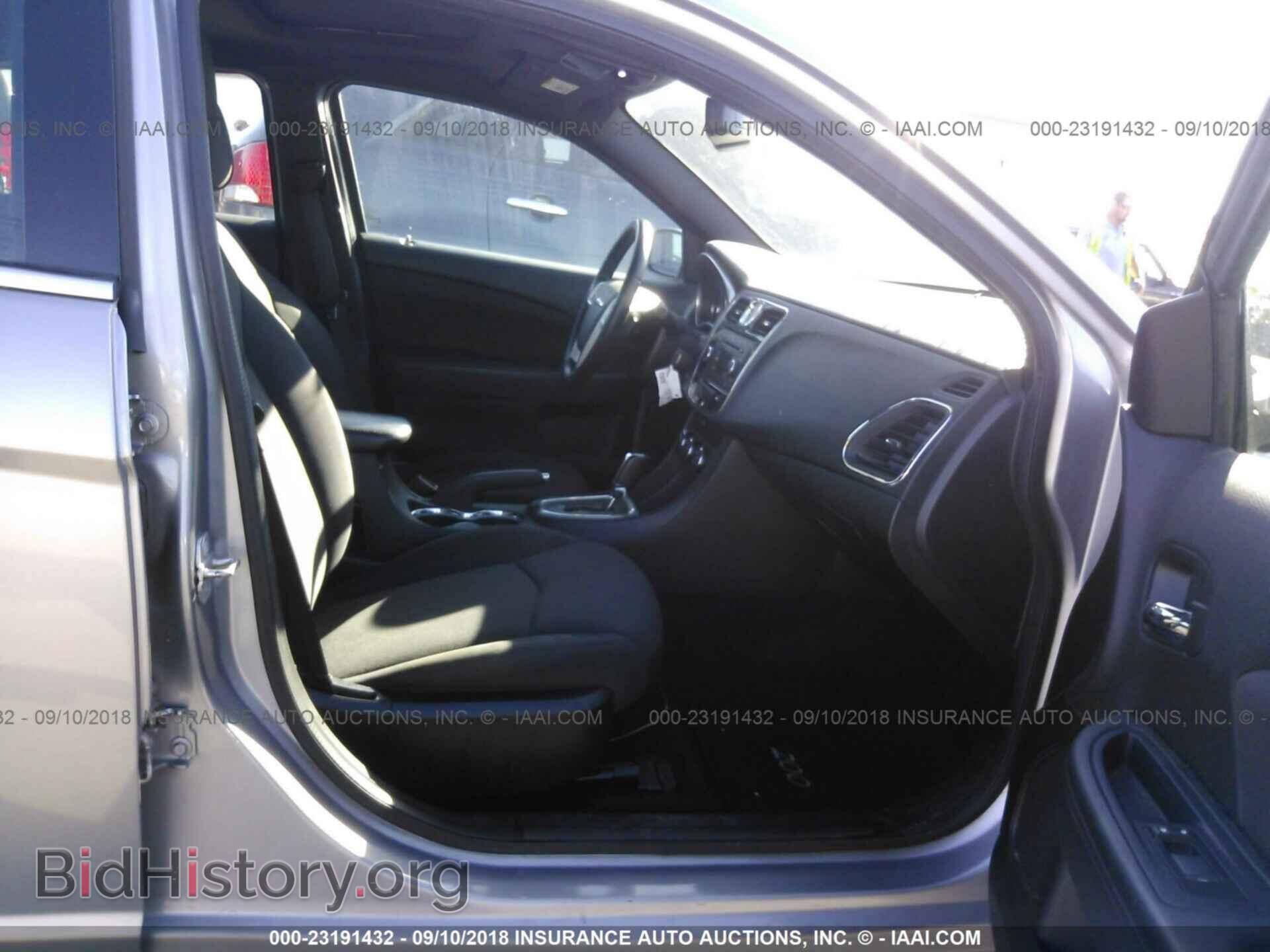 2013 Chrysler 200 - VIN: 1C3CCBBB1DN660589 - Photo 5