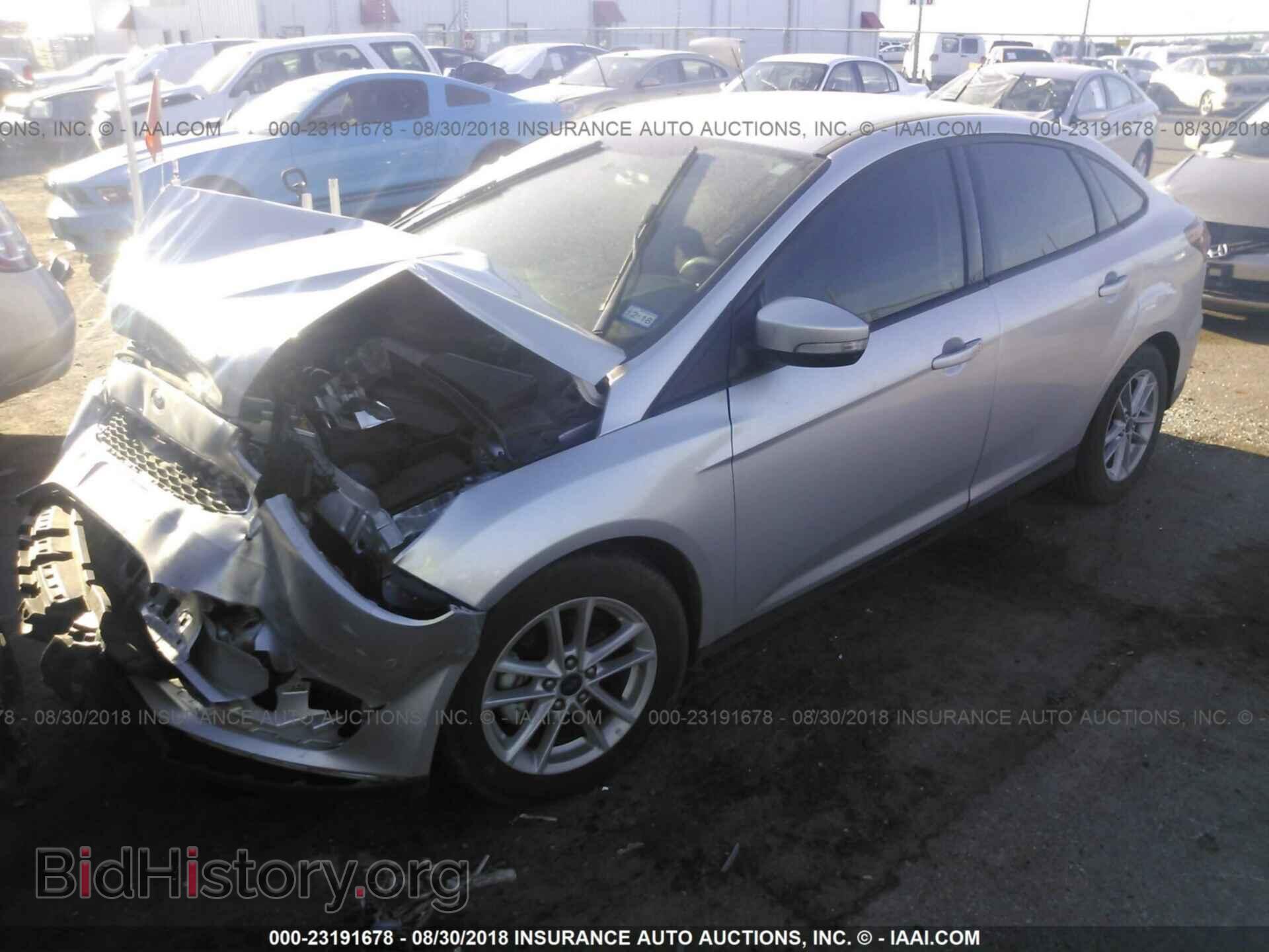 2016 Ford Focus - VIN: 1FADP3F28GL404654 - Photo 2