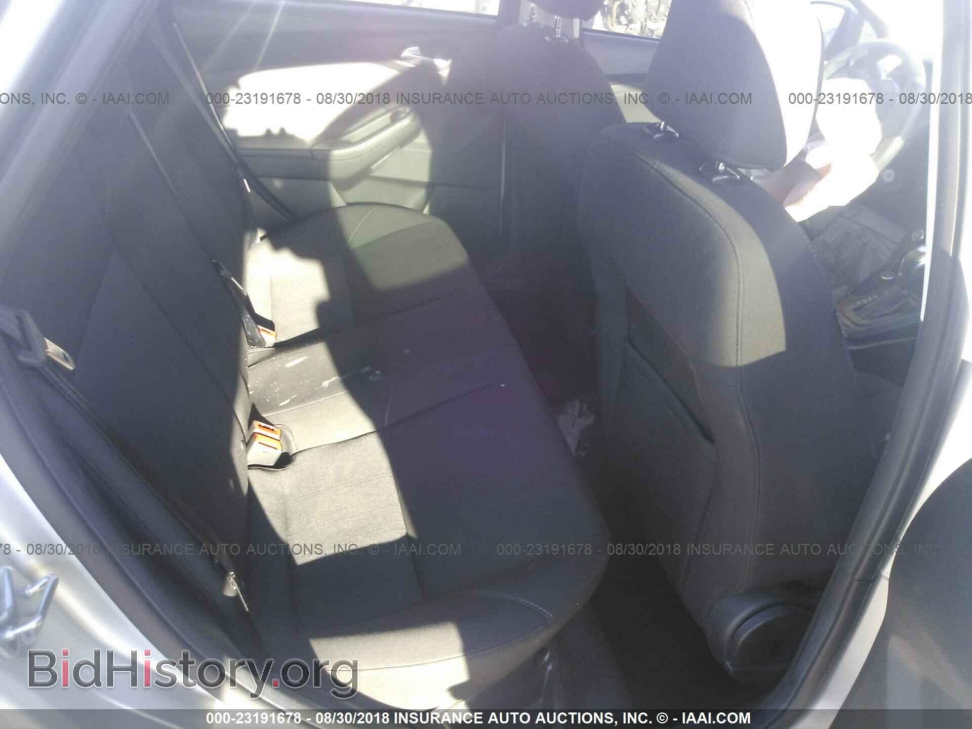 2016 Ford Focus - VIN: 1FADP3F28GL404654 - Photo 8