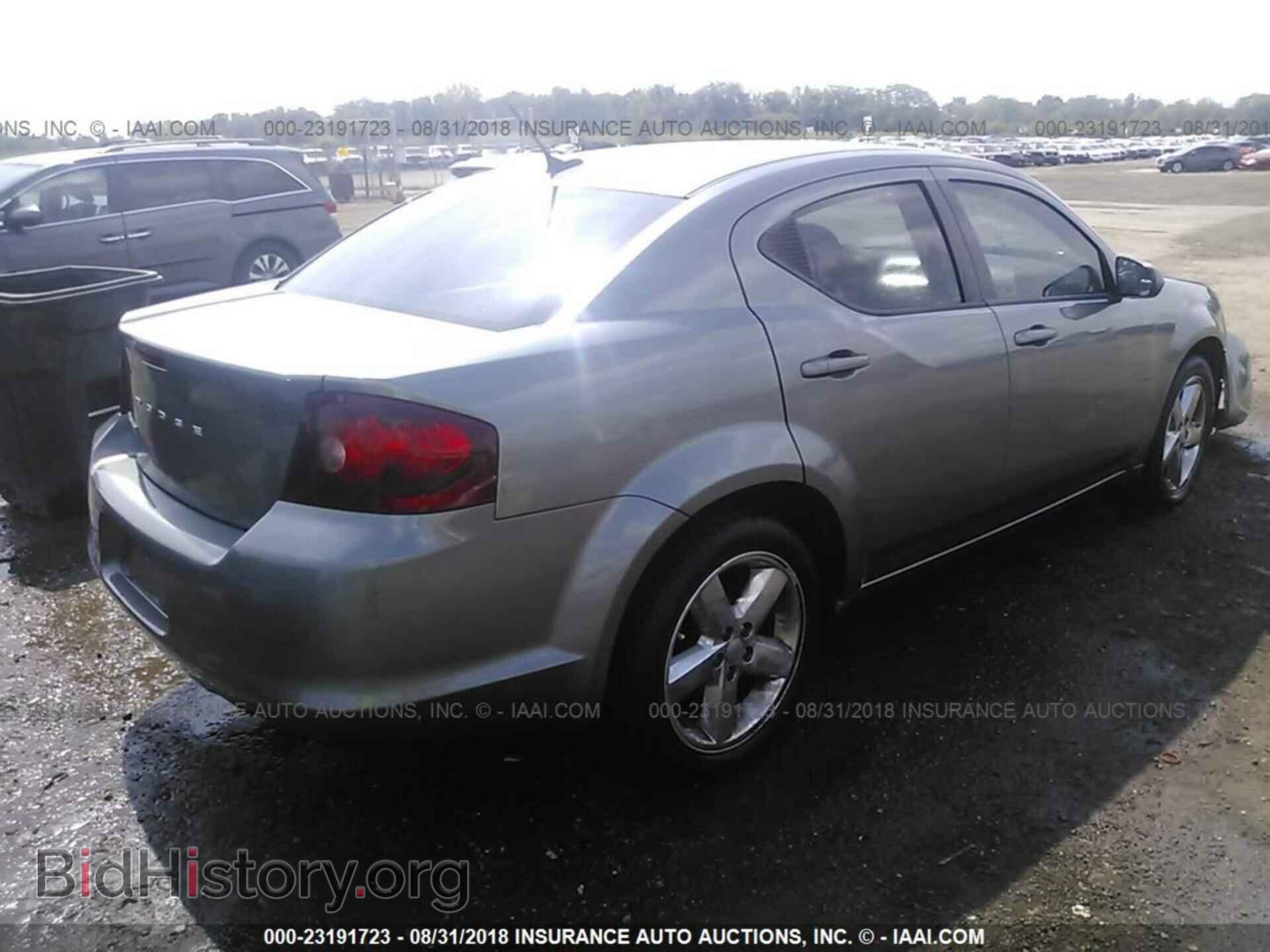 2011 Dodge Avenger - VIN: 1B3BD1FBXBN590923 - Фото 4