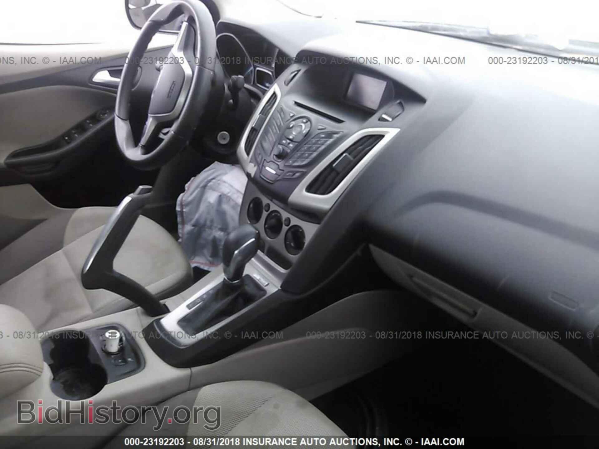 2014 Ford Focus - VIN: 1FADP3F23EL152292 - Photo 5