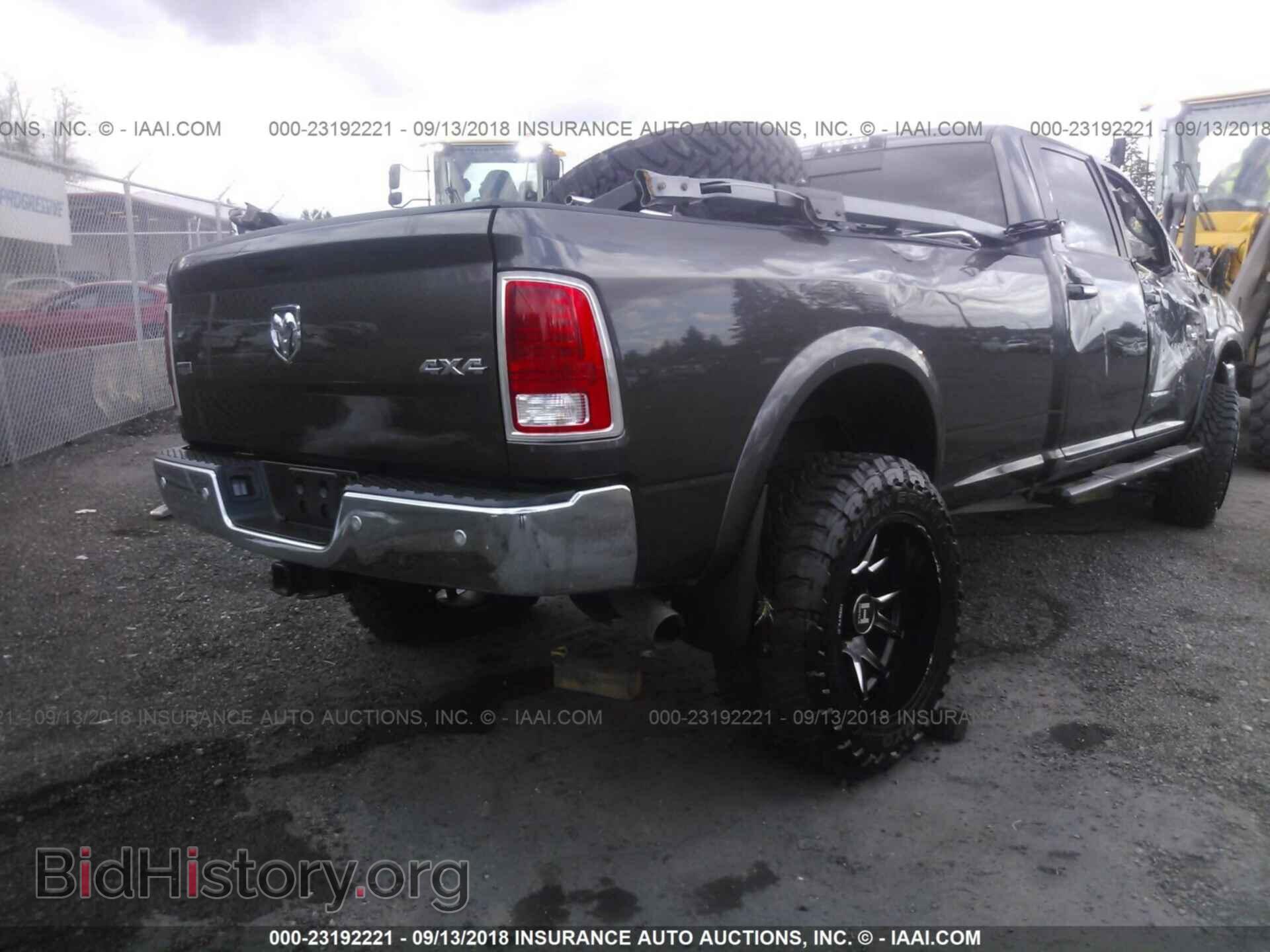 2017 Ram 3500 - VIN: 3C63R3JL7HG528128 - Фото 4