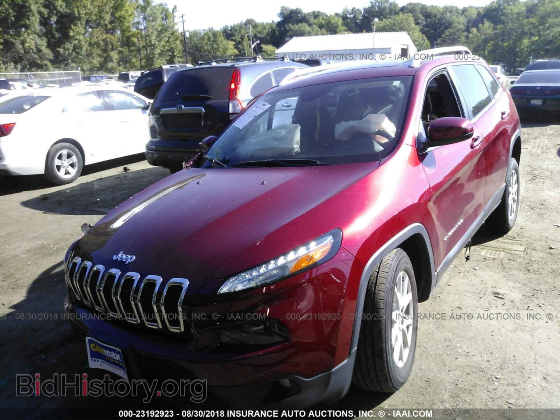 2014 Jeep Cherokee - VIN: 1C4PJMCS0EW128467 - Photo 2