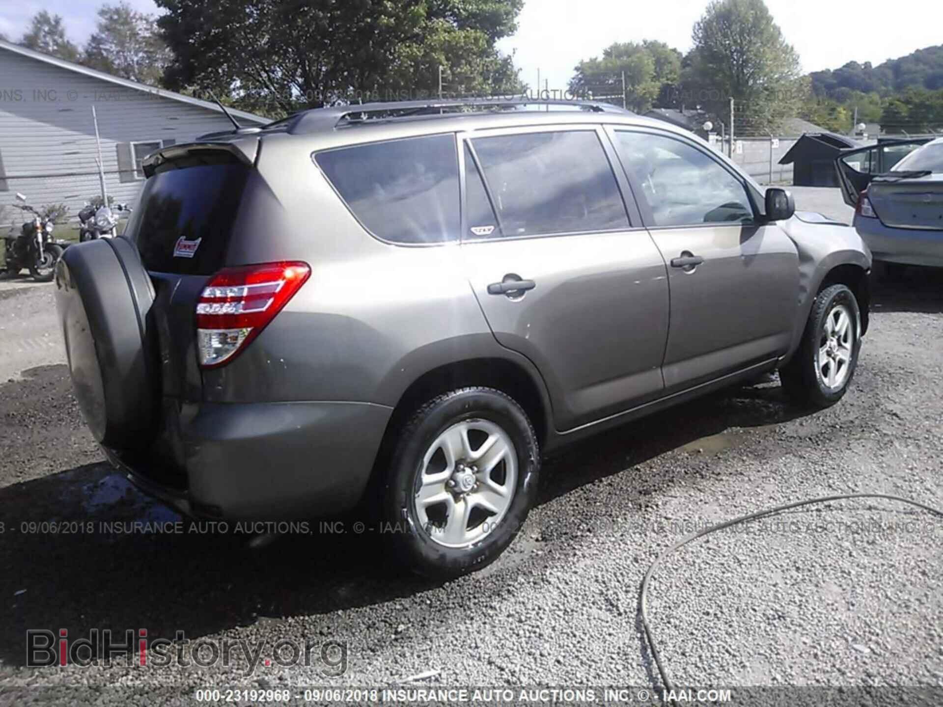 2011 Toyota Rav4 - VIN: 2T3ZF4DV5BW080705 - Photo 4