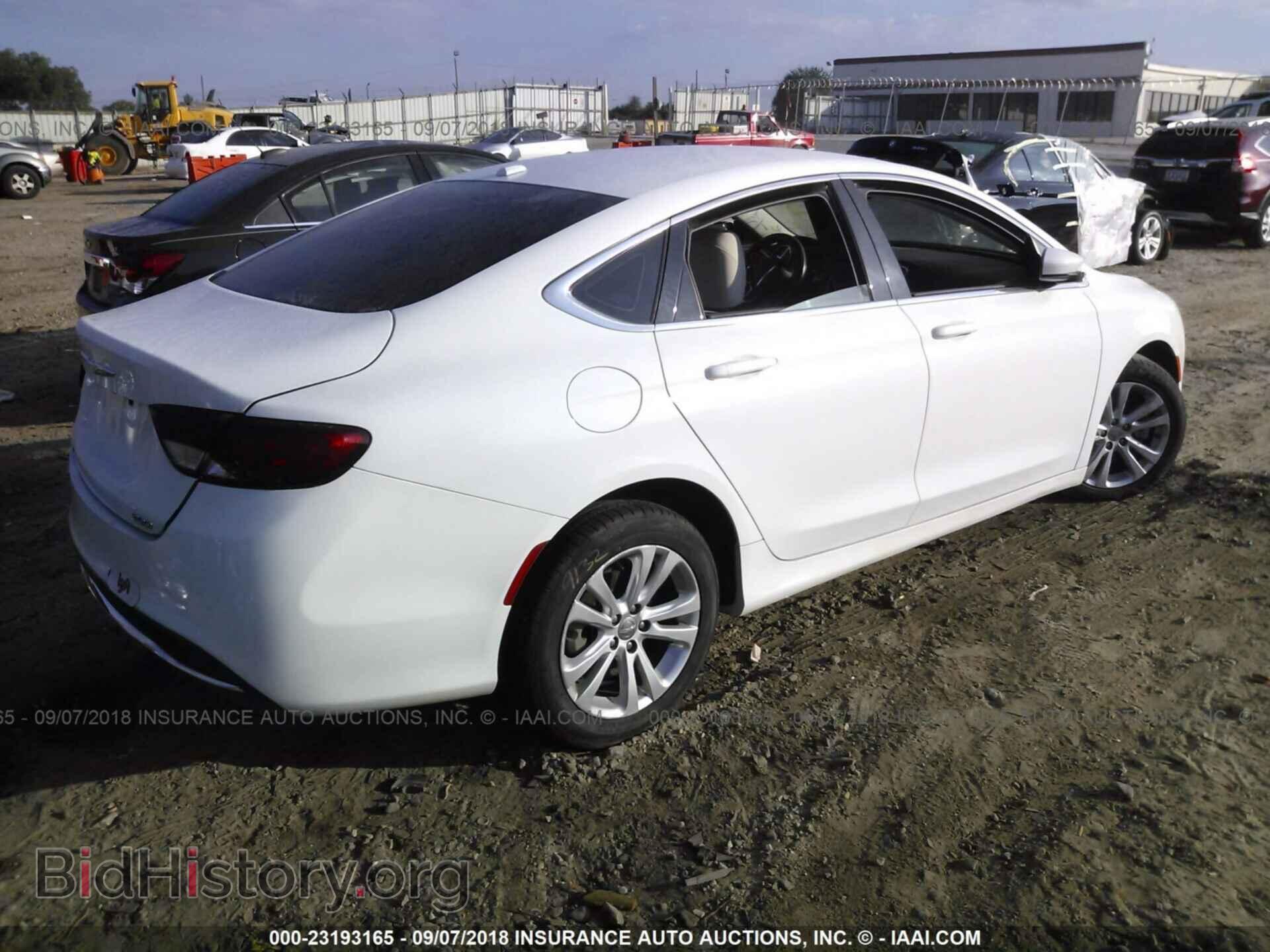 2015 Chrysler 200 - VIN: 1C3CCCAB4FN666073 - Photo 4