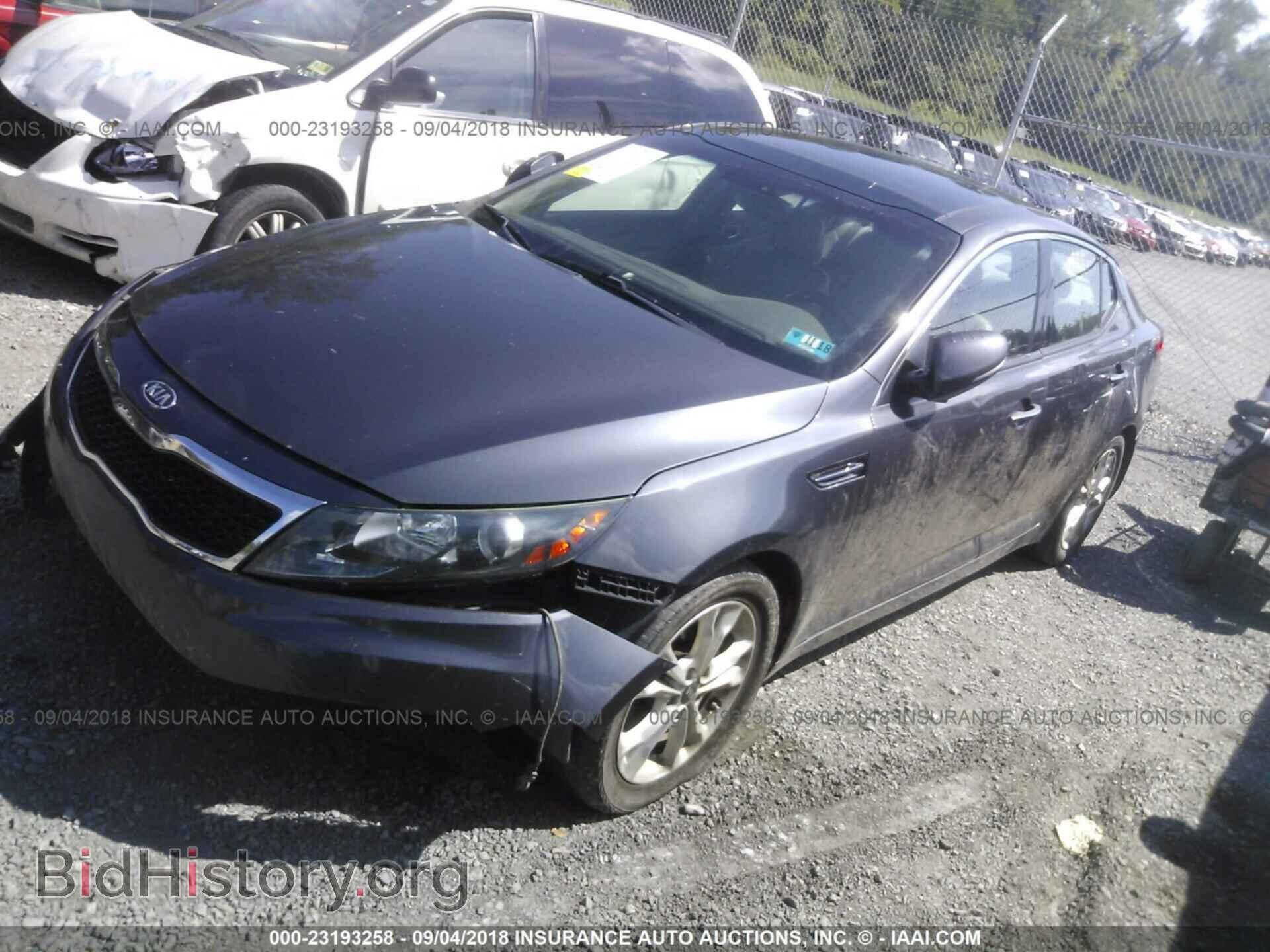 2011 Kia Optima - VIN: KNAGN4A70B5055019 - Photo 2