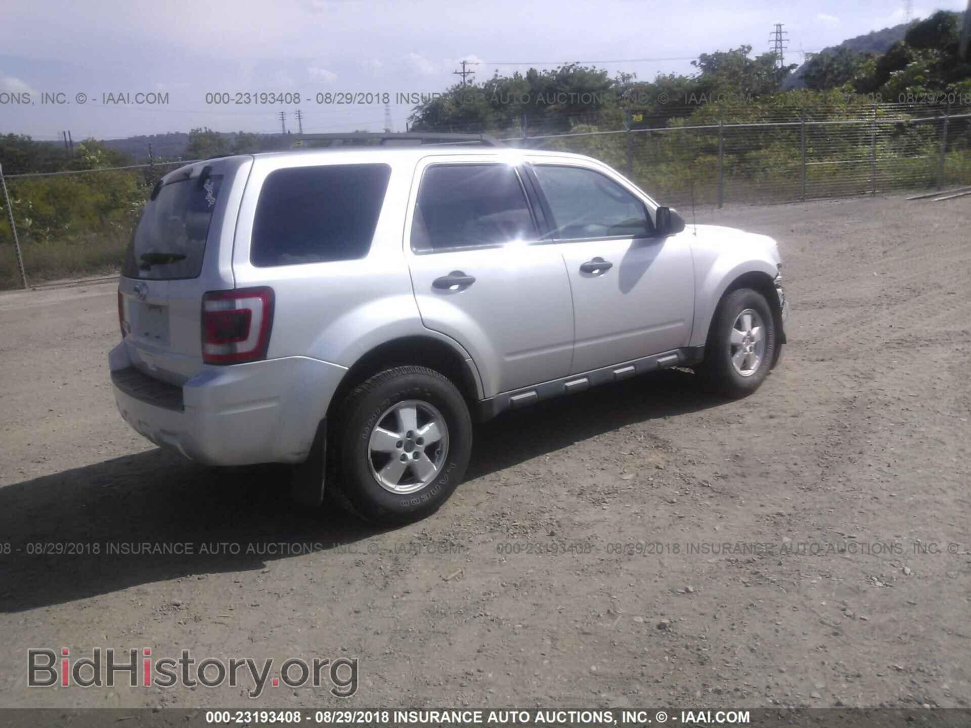 2012 Ford Escape - VIN: 1FMCU9D76CKC77852 - Фото 4