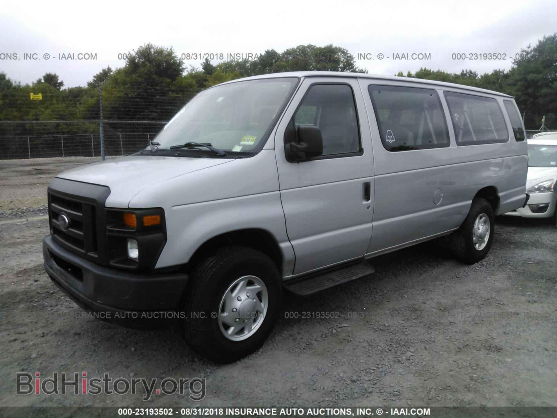 2012 Ford Econoline - VIN: 1FBSS3BLXCDA26215 - Фото 2
