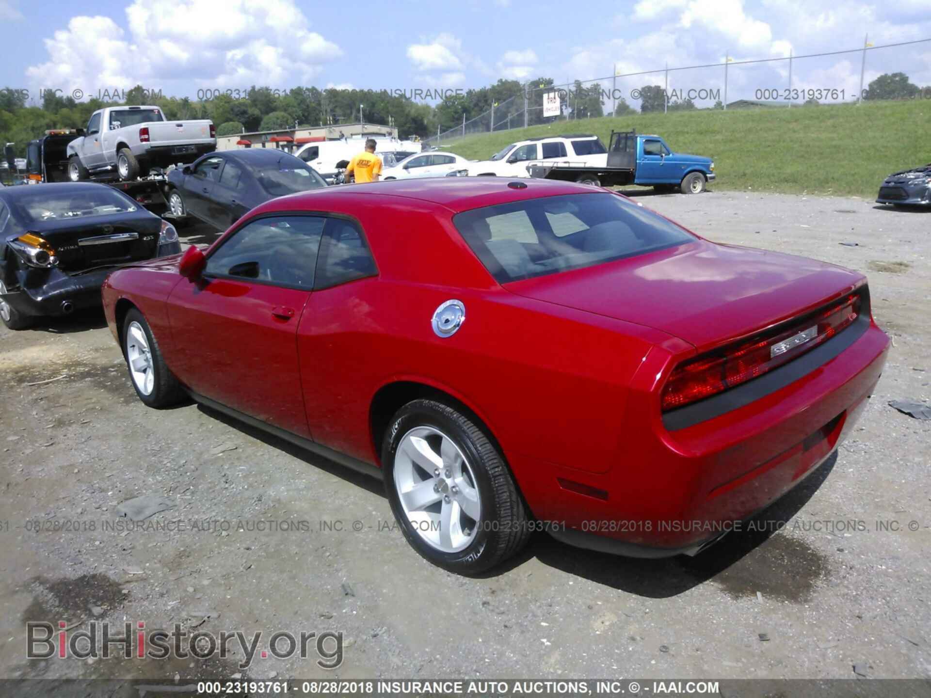 2012 Dodge Challenger - VIN: 2C3CDYAG2CH291794 - Photo 3
