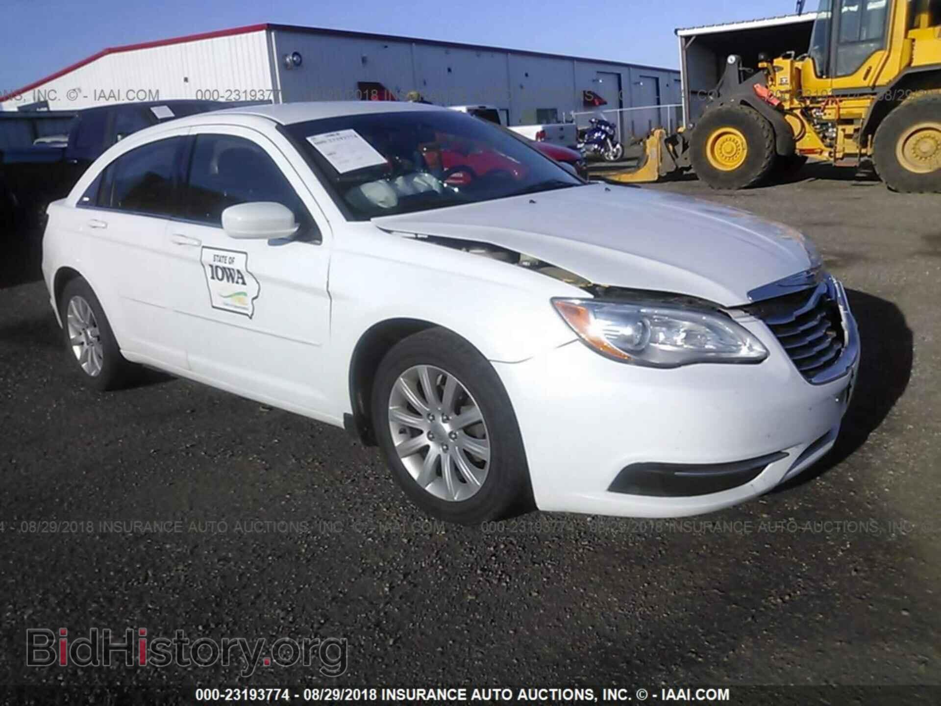 Photo 1C3CCBBGXDN696423 - Chrysler 200 2013