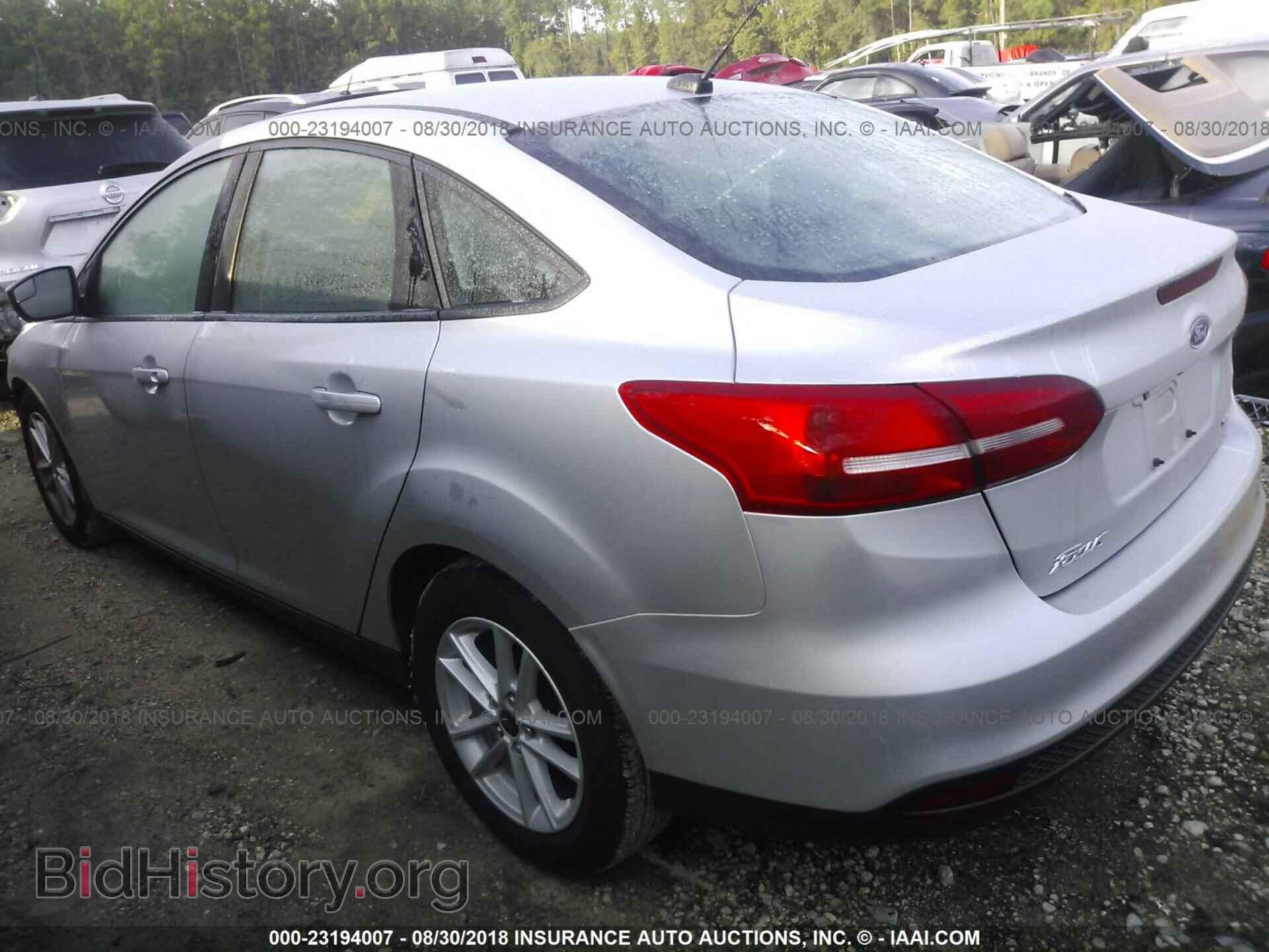 2018 Ford Focus - VIN: 1FADP3F24JL237037 - Фото 3