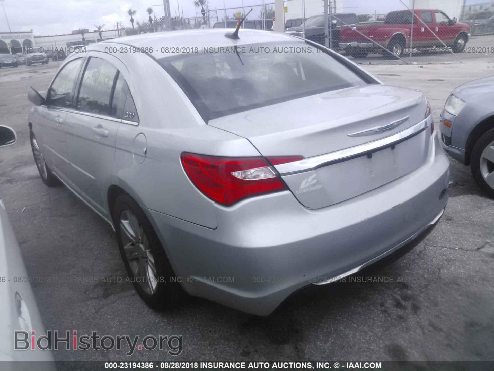 2012 Chrysler 200 - VIN: 1C3CCBAB8CN318119 - Фото 3