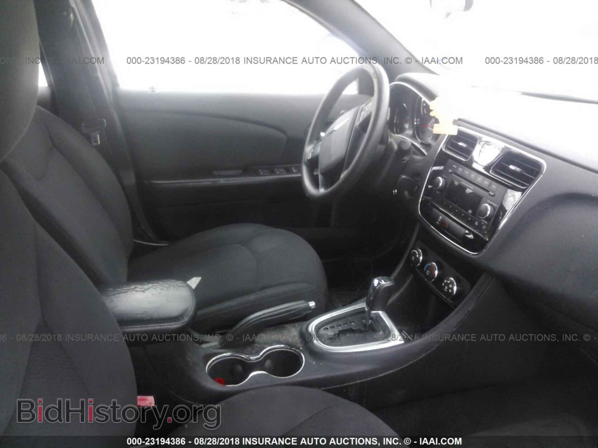 2012 Chrysler 200 - VIN: 1C3CCBAB8CN318119 - Фото 5