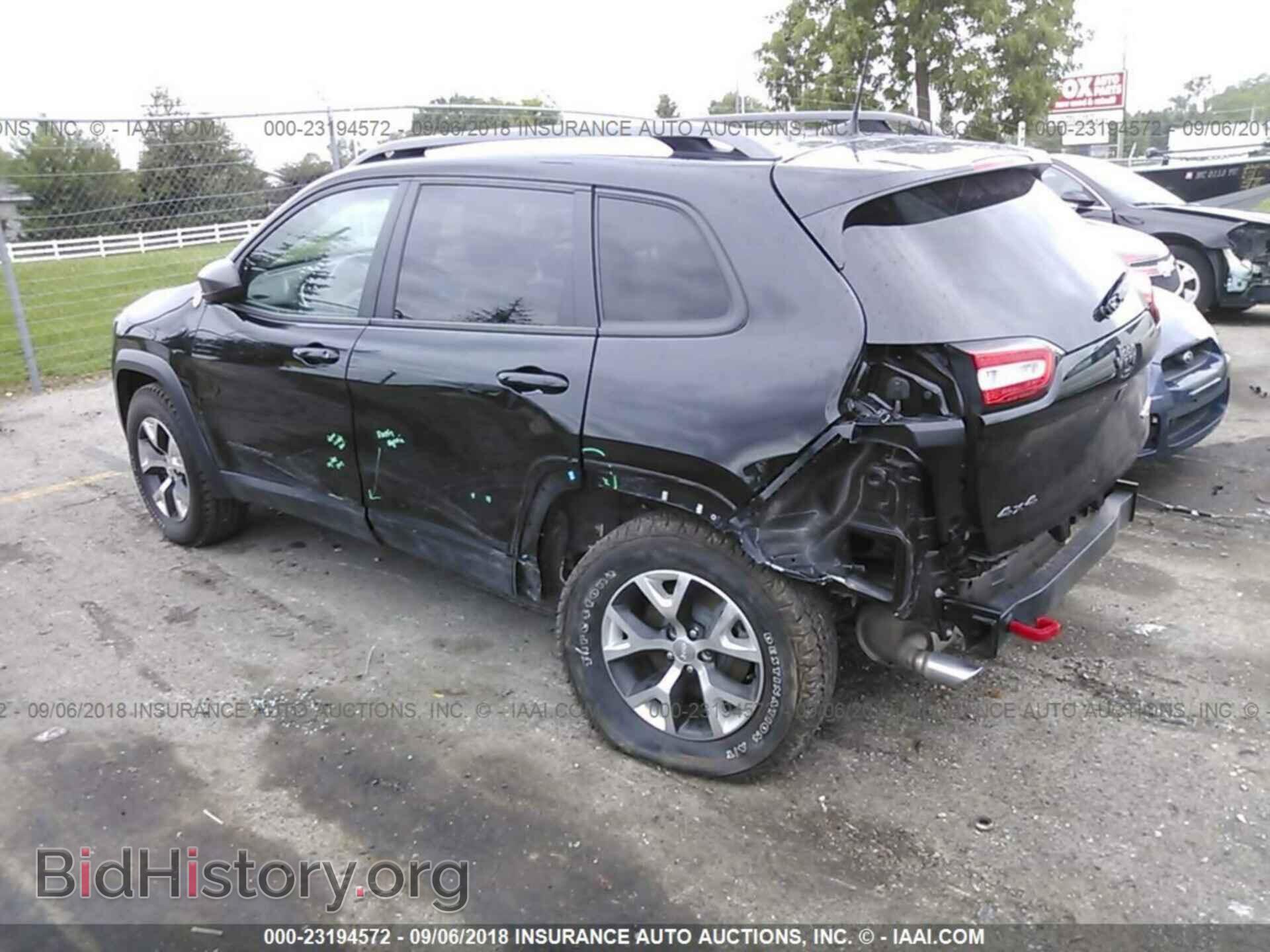 2017 Jeep Cherokee - VIN: 1C4PJMBB9HW521163 - Photo 3