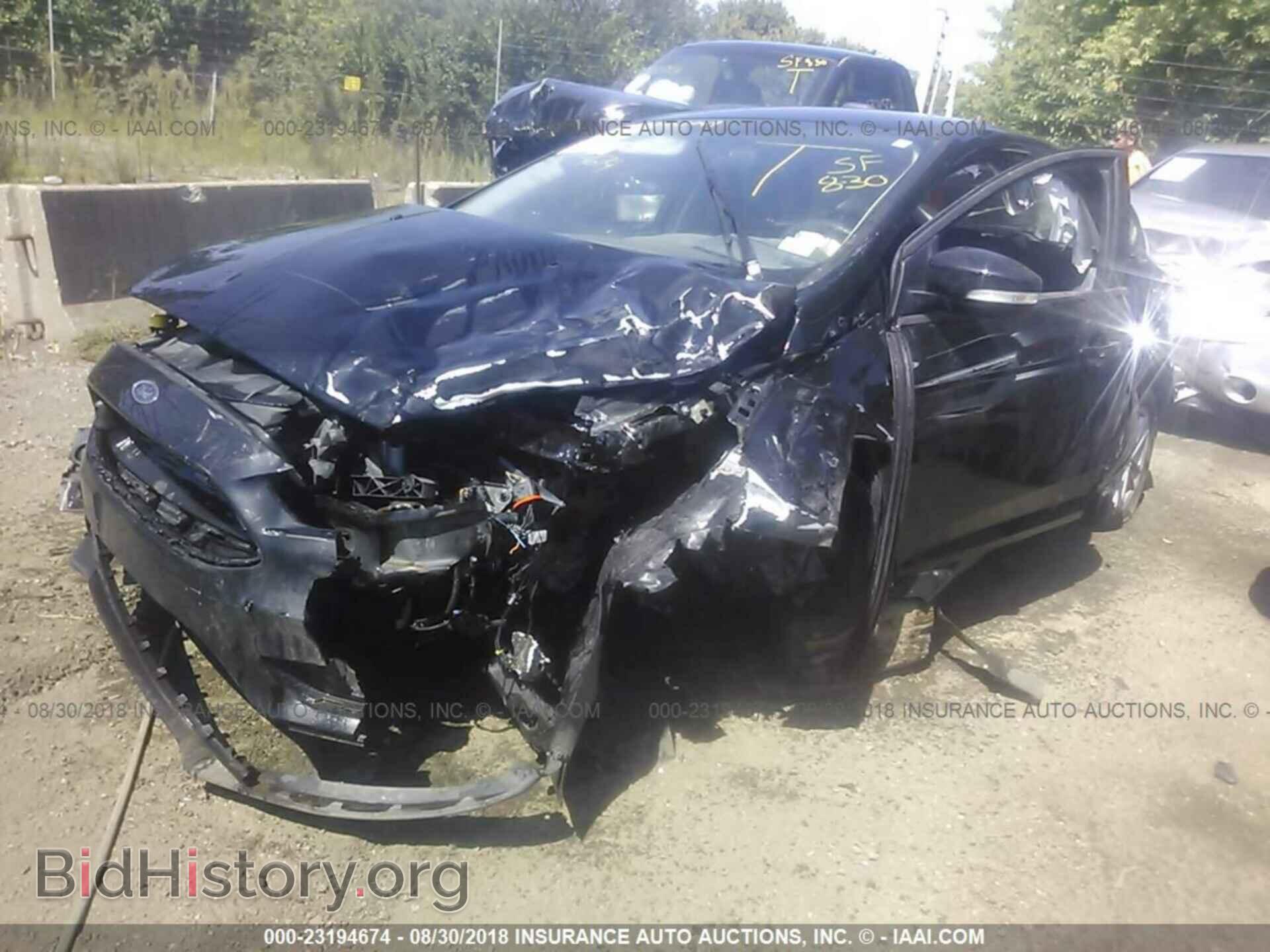 2017 Ford Focus - VIN: 1FADP3K25HL203902 - Фото 2