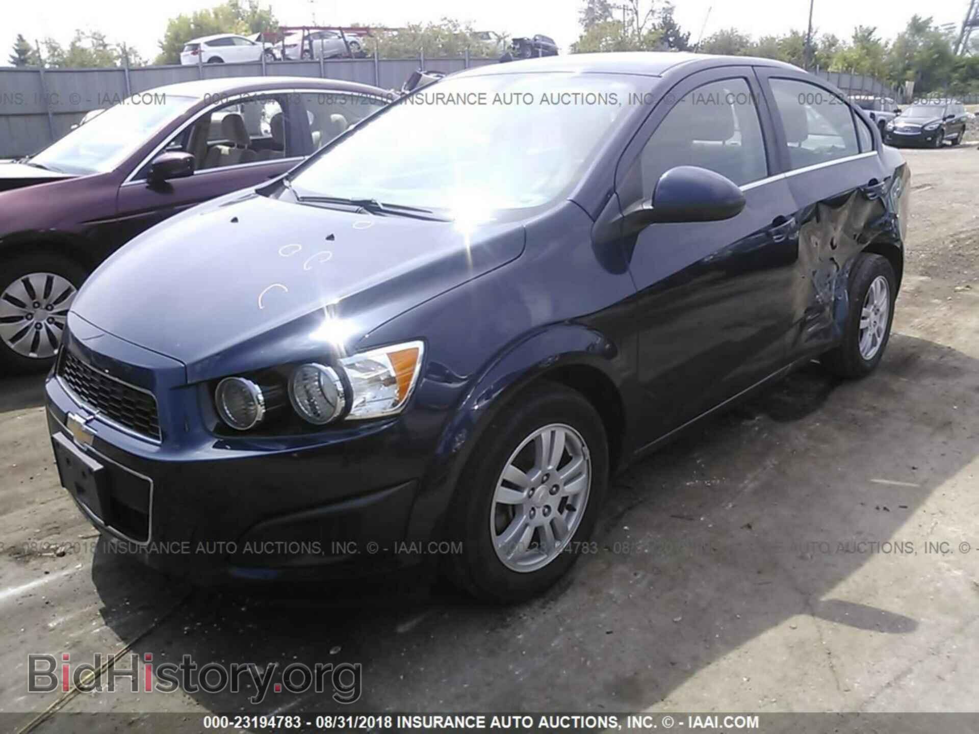 2015 Chevrolet Sonic - VIN: 1G1JC5SH6F4132959 - Фото 2