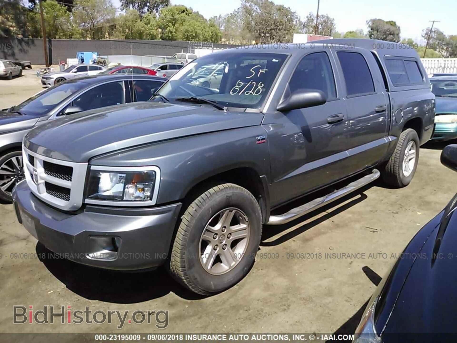 2011 Dodge Dakota - VIN: 1D7RE3GP6BS708201 - Фото 2