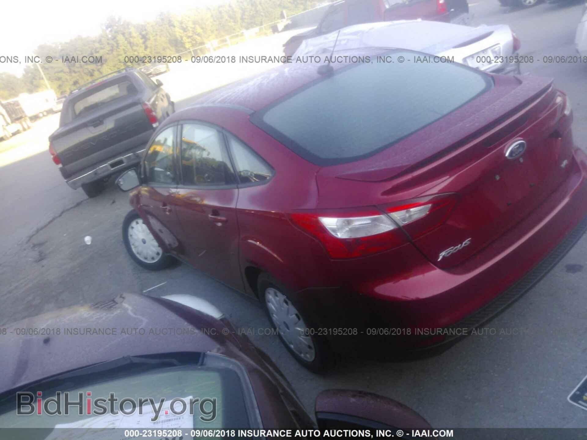2012 Ford Focus - VIN: 1FAHP3F26CL307397 - Photo 3