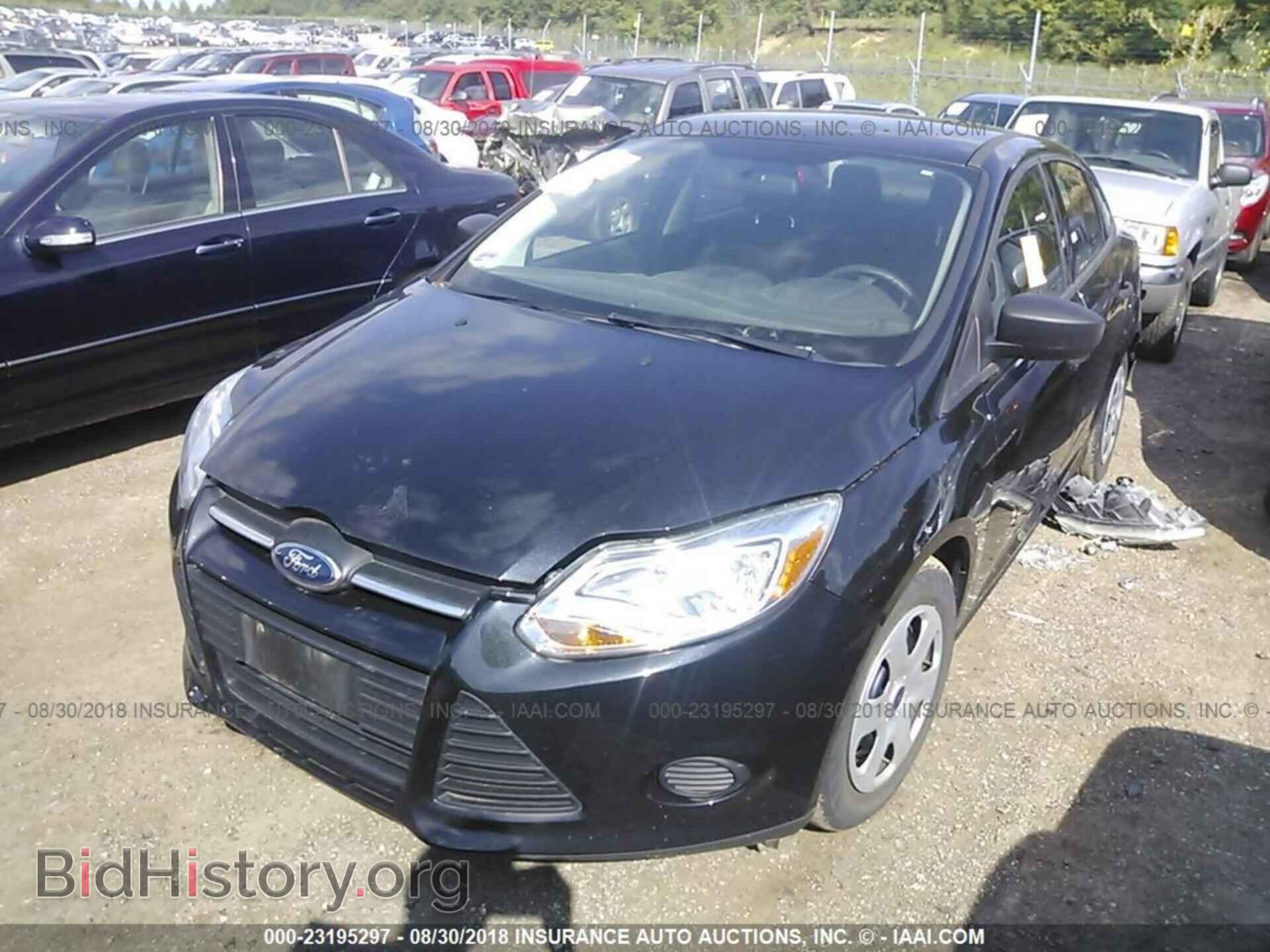 2014 Ford Focus - VIN: 1FADP3E25EL205253 - Фото 2