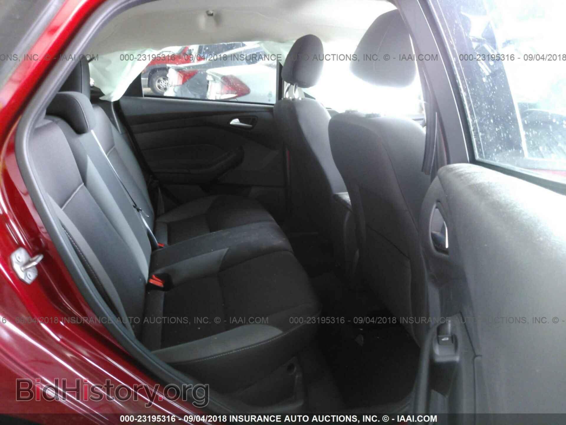2012 Ford Focus - VIN: 1FAHP3K24CL153620 - Photo 8