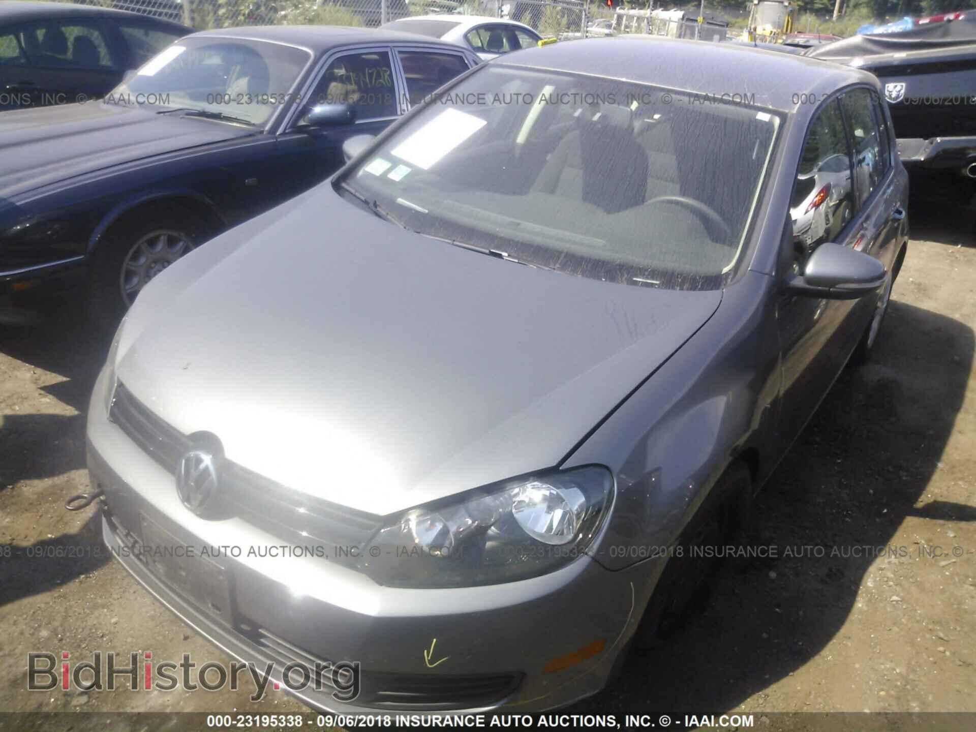 2012 Volkswagen Golf - VIN: WVWDB7AJ1CW299527 - Фото 2