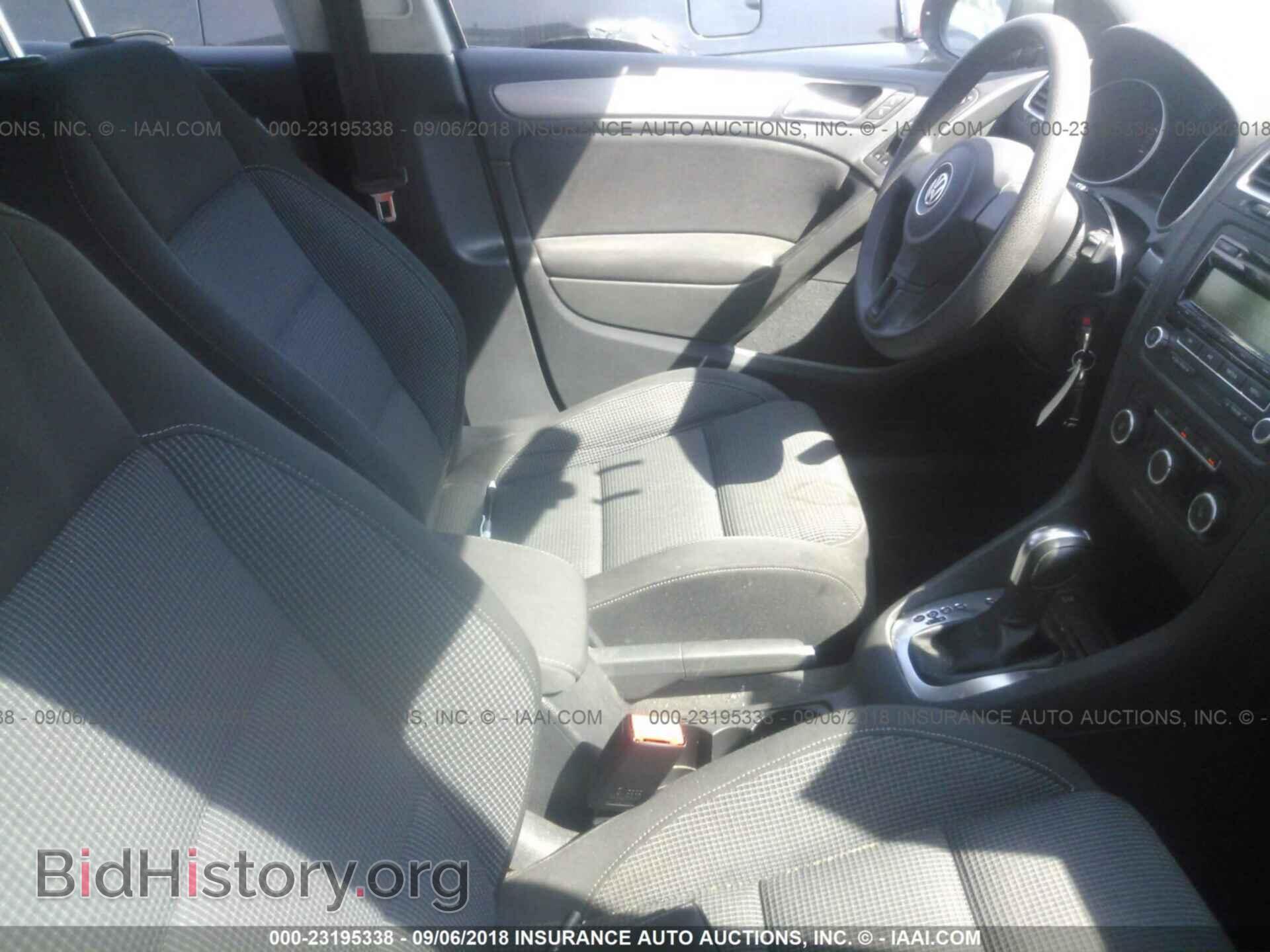 2012 Volkswagen Golf - VIN: WVWDB7AJ1CW299527 - Фото 5