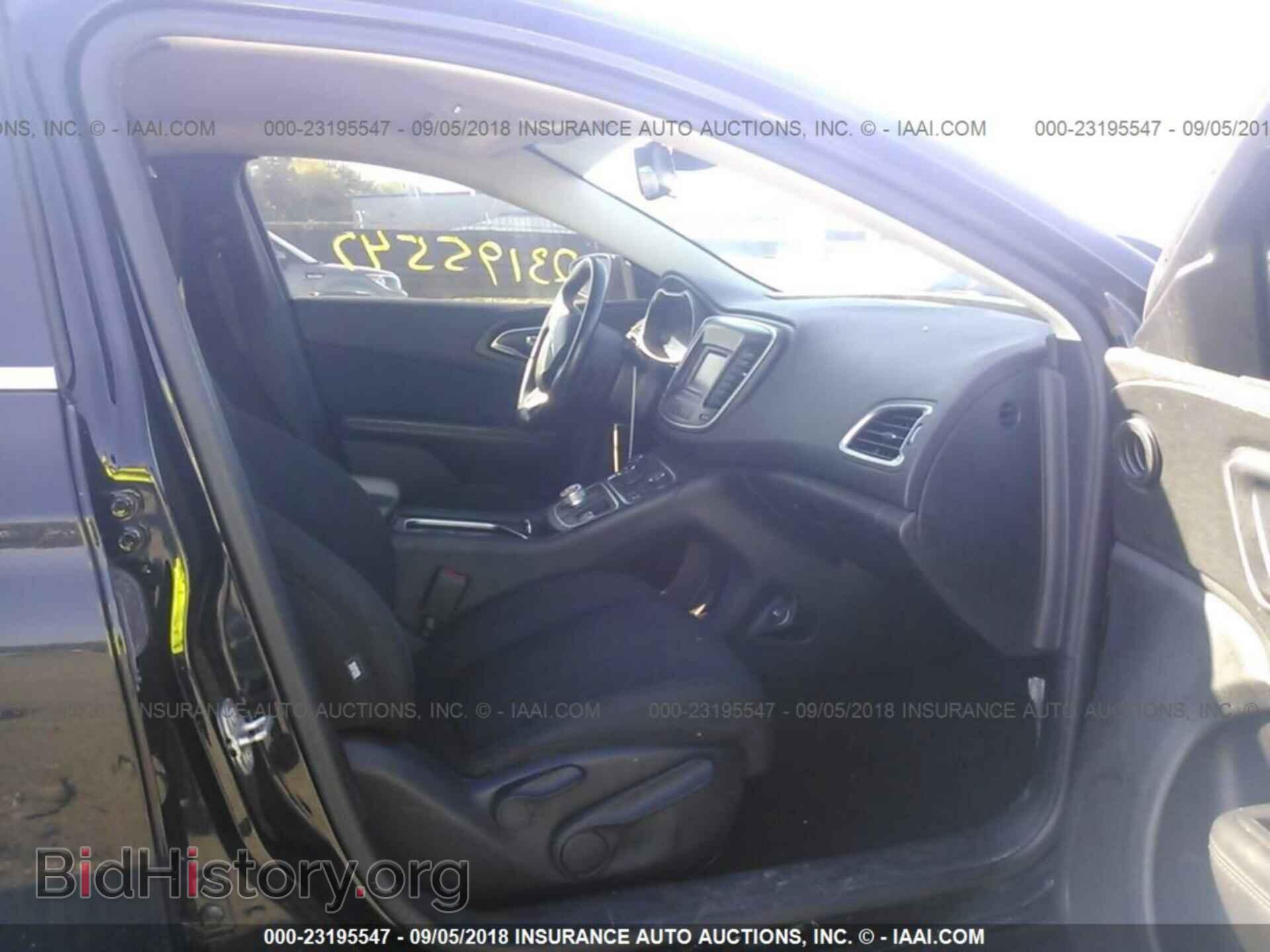 2015 Chrysler 200 - VIN: 1C3CCCAB6FN639988 - Photo 5