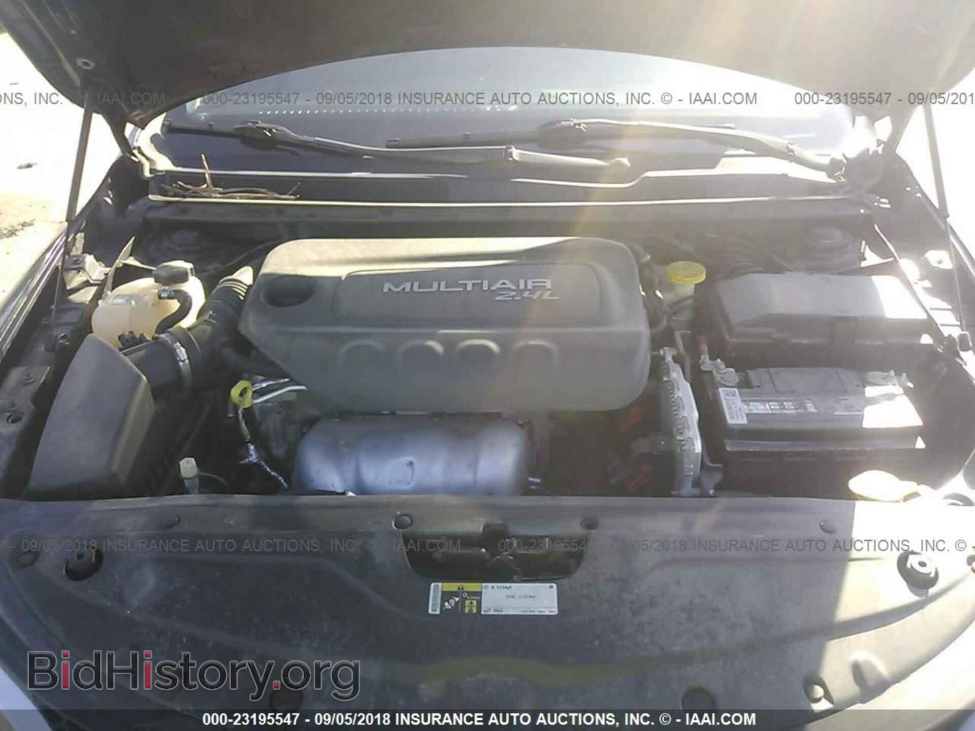 2015 Chrysler 200 - VIN: 1C3CCCAB6FN639988 - Photo 10