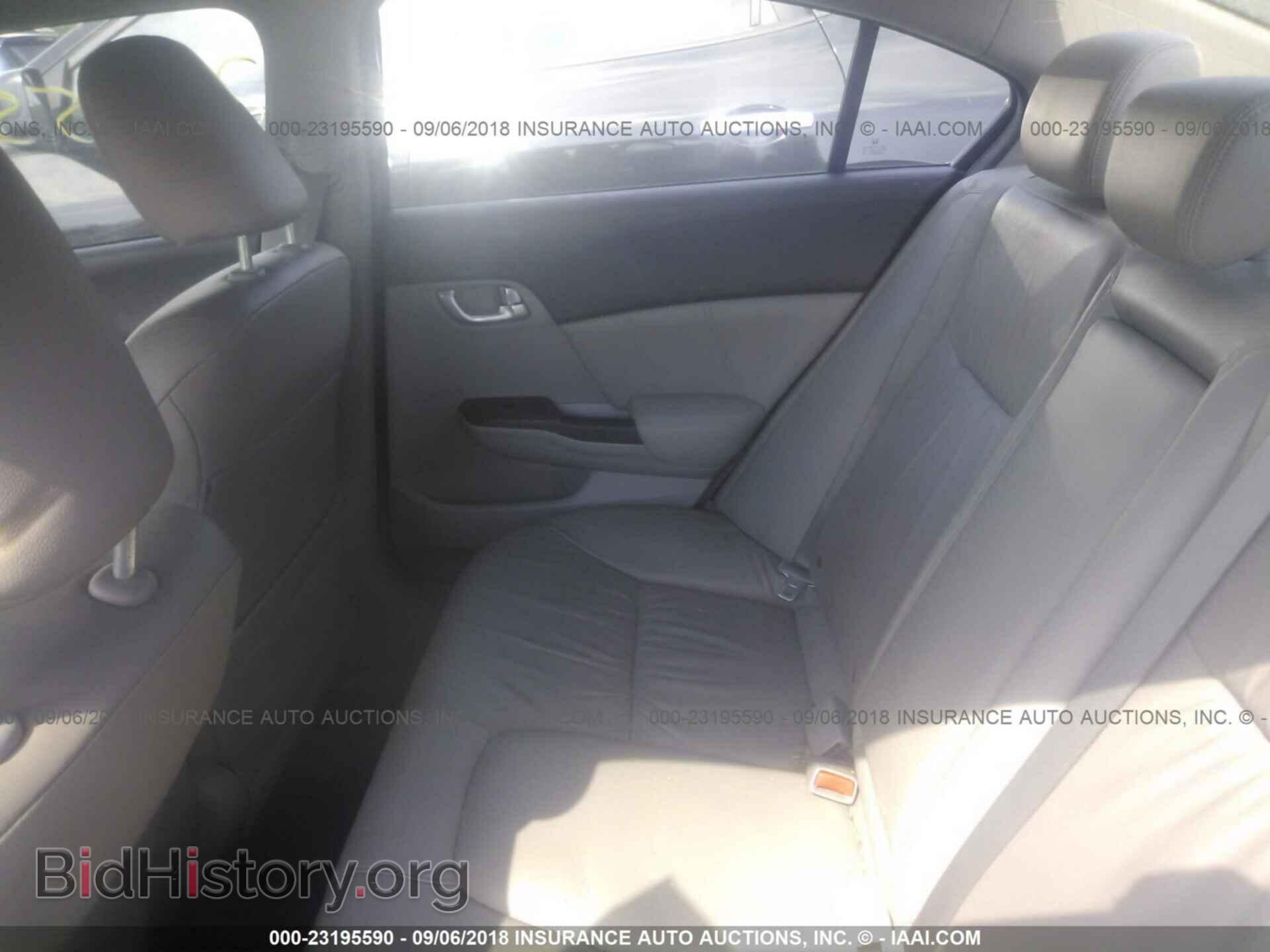2012 Honda Civic - VIN: 2HGFB2F95CH598142 - Photo 8