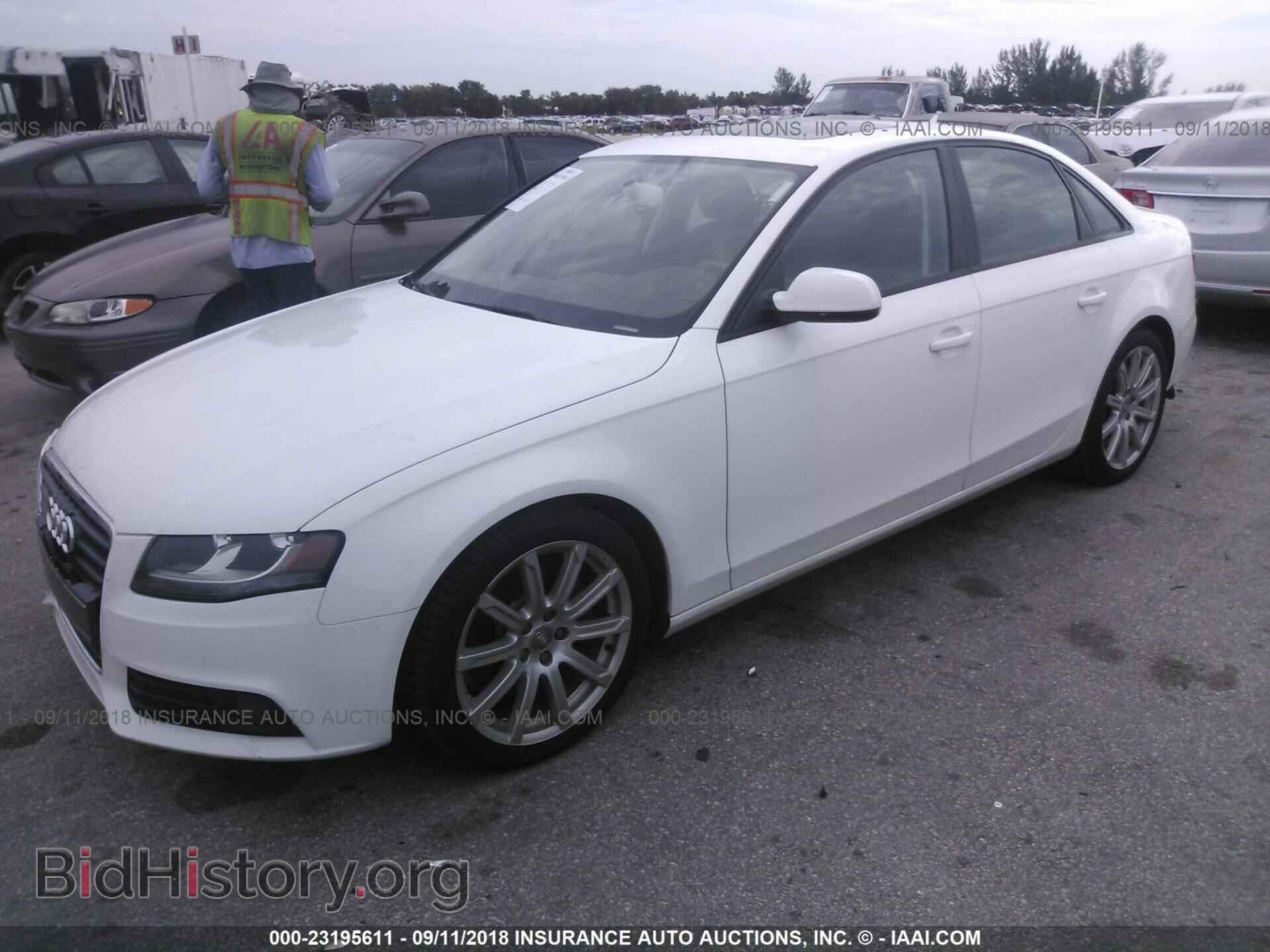 2011 Audi A4 - VIN: WAUAFAFL5BN021018 - Photo 2