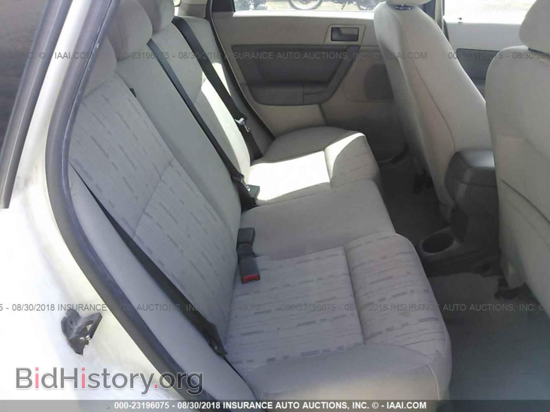 2011 Ford Focus - VIN: 1FAHP3FN6BW190654 - Фото 8