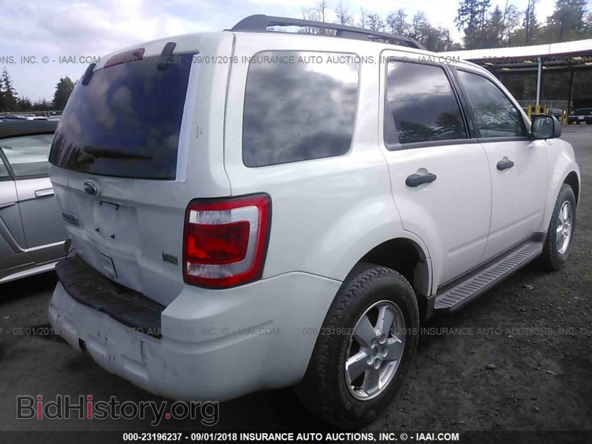2011 Ford Escape - VIN: 1FMCU9DG7BKB62482 - Photo 4