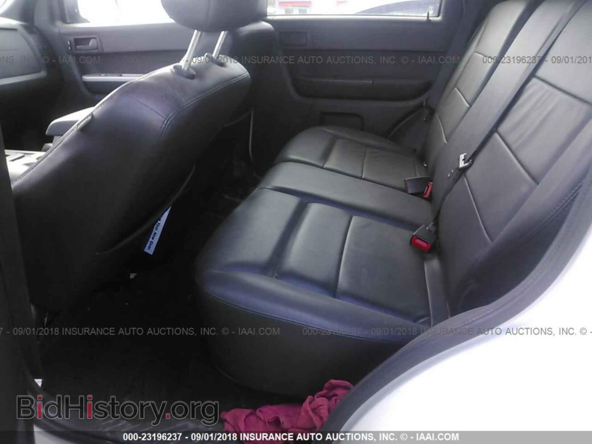 2011 Ford Escape - VIN: 1FMCU9DG7BKB62482 - Photo 8