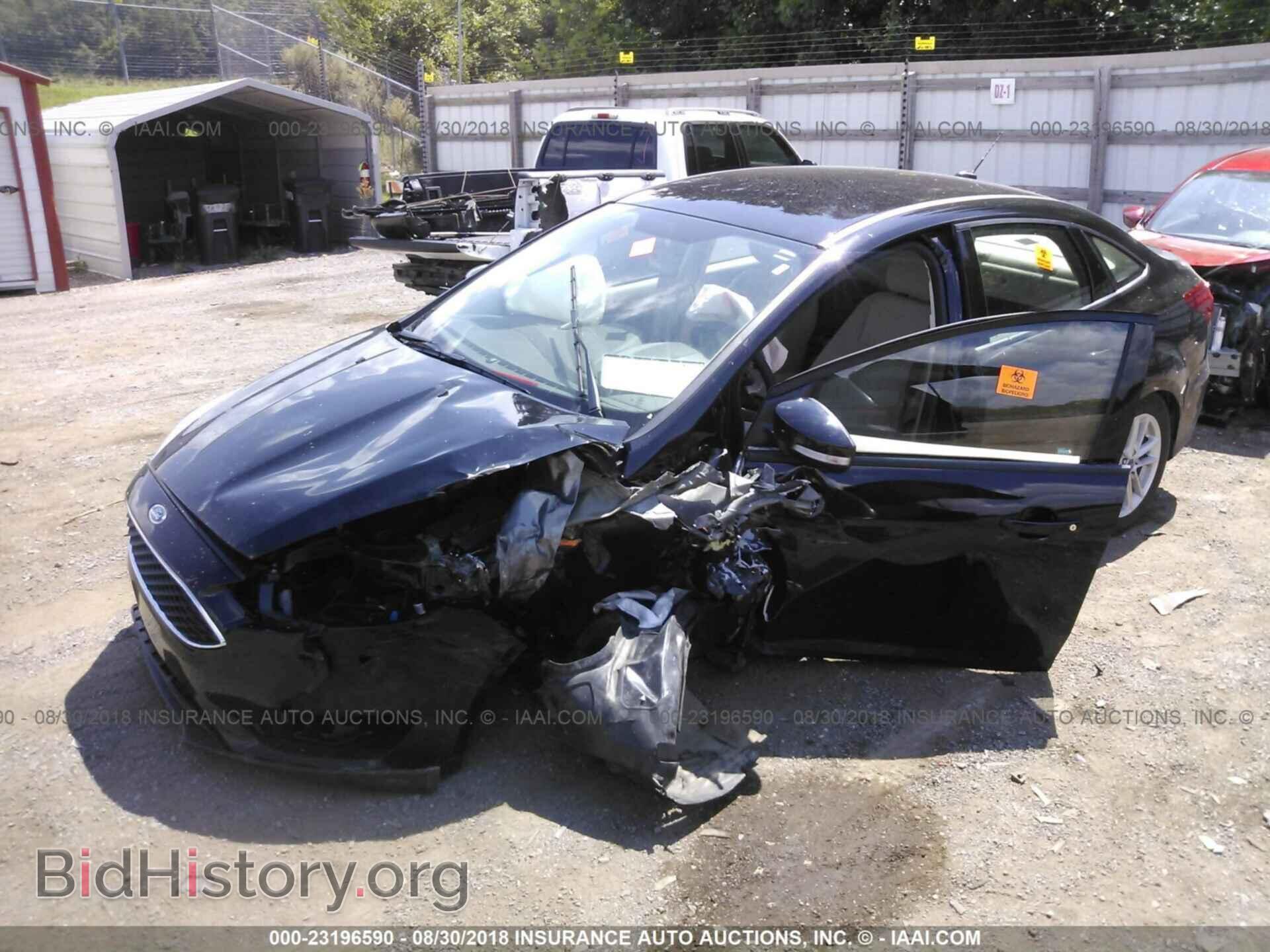 2017 Ford Focus - VIN: 1FADP3F27HL274707 - Photo 2