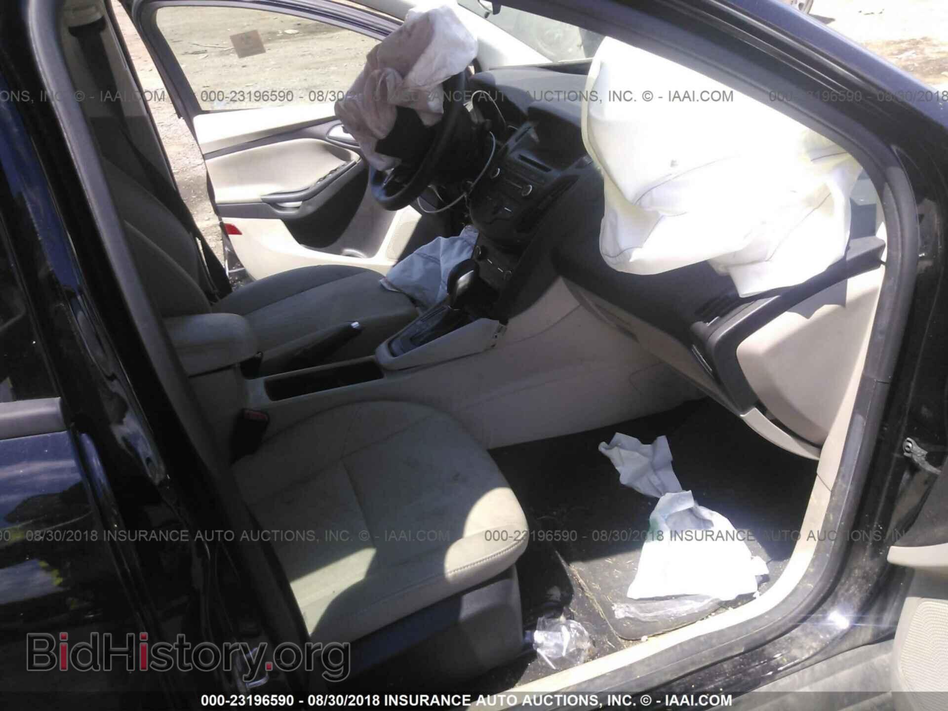 2017 Ford Focus - VIN: 1FADP3F27HL274707 - Photo 5