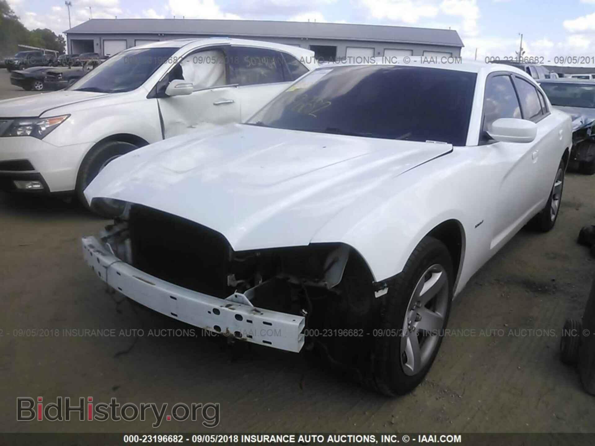 2011 Dodge Charger - VIN: 2B3CL1CT2BH540269 - Фото 2